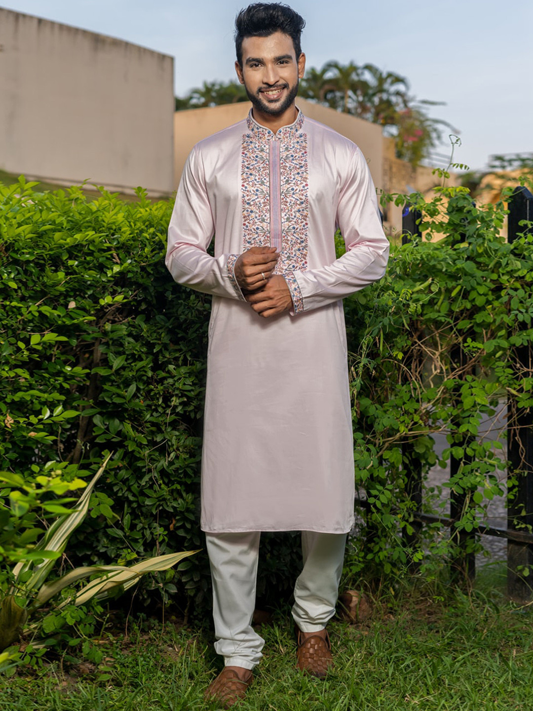 

HU - Handcrafted Uniquely Floral Yoke Design Mandarin Collar Thread Work Kurta & Churidar, Pink