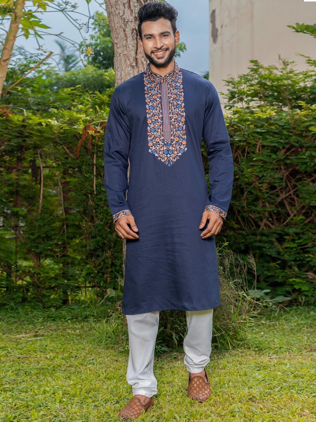 

HU - Handcrafted Uniquely Men Navy Blue Floral Yoke Design Regular Thread Work Kurta with Churidar