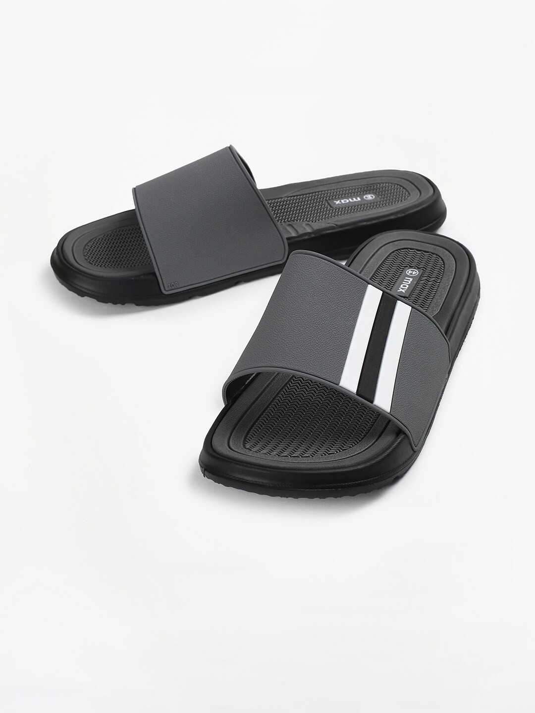 

max Men Striped Sliders, Grey