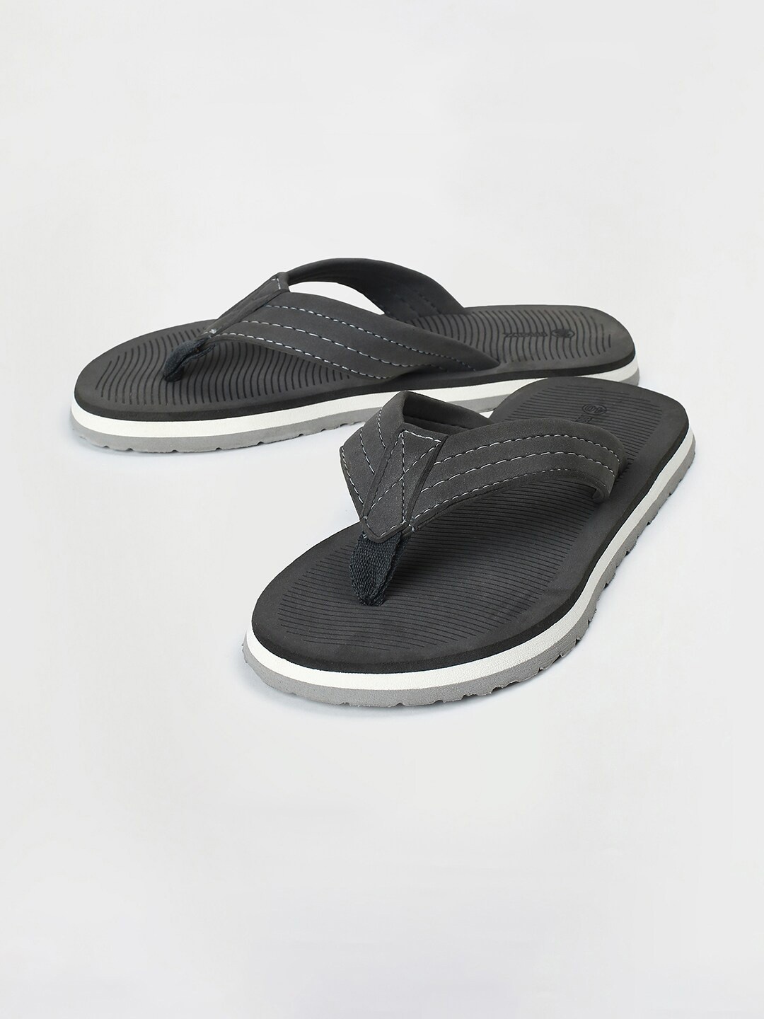 

max Men Textured V-Strap Thong Flip-Flops, Grey