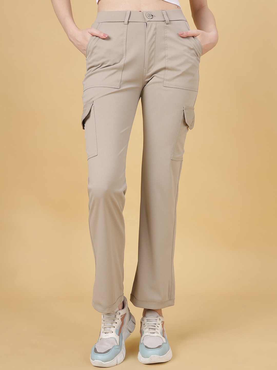 

FITHUB Women Relaxed Straight Leg Flared High-Rise Easy Wash Cotton Cargos Trousers, Beige