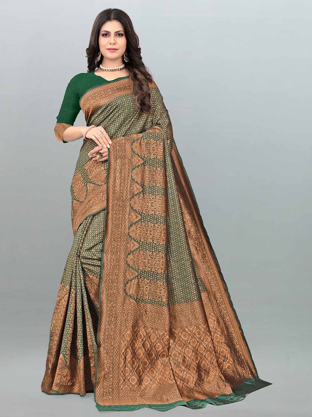 

Om Shantam Sarees Woven Design Zari Banarasi Saree, Green
