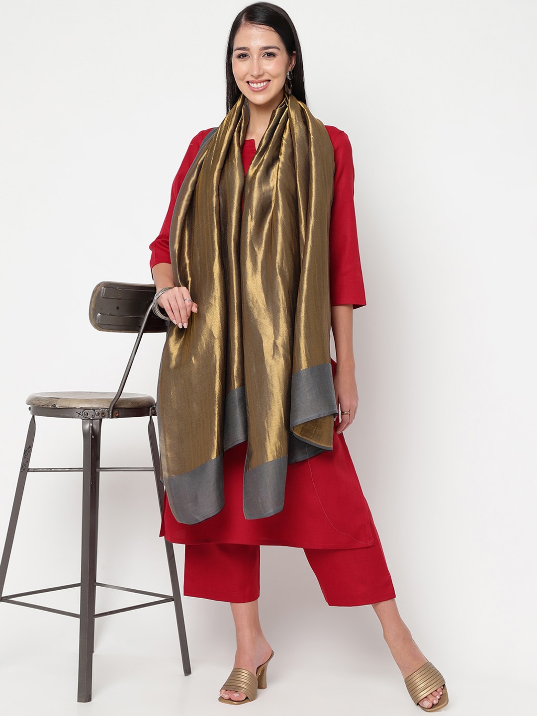 

La Vastraa Women Woven-Design Woollen Shawl, Gold