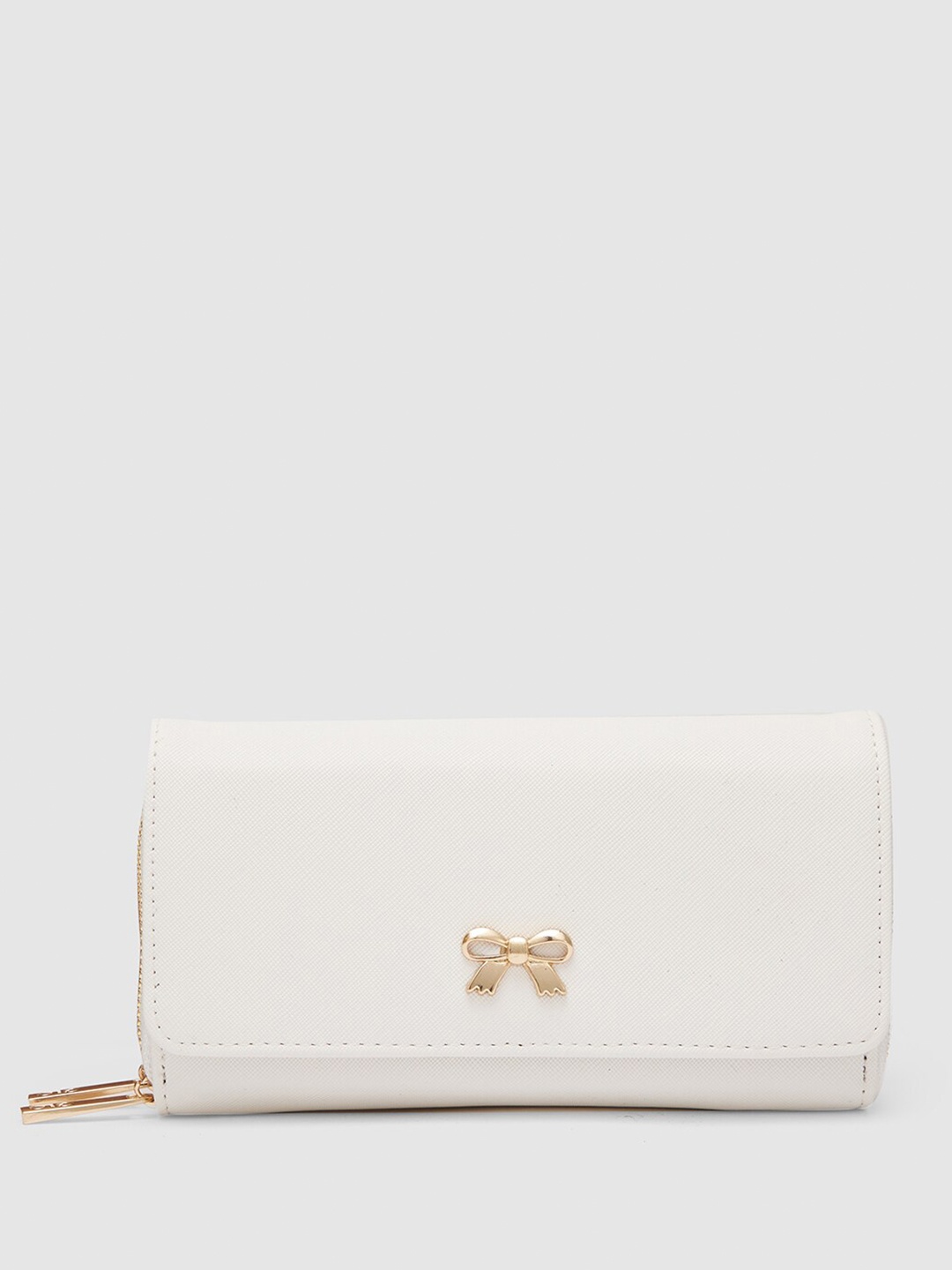 

Globus Women White Solid Envelope Wallet with Wrist Loop