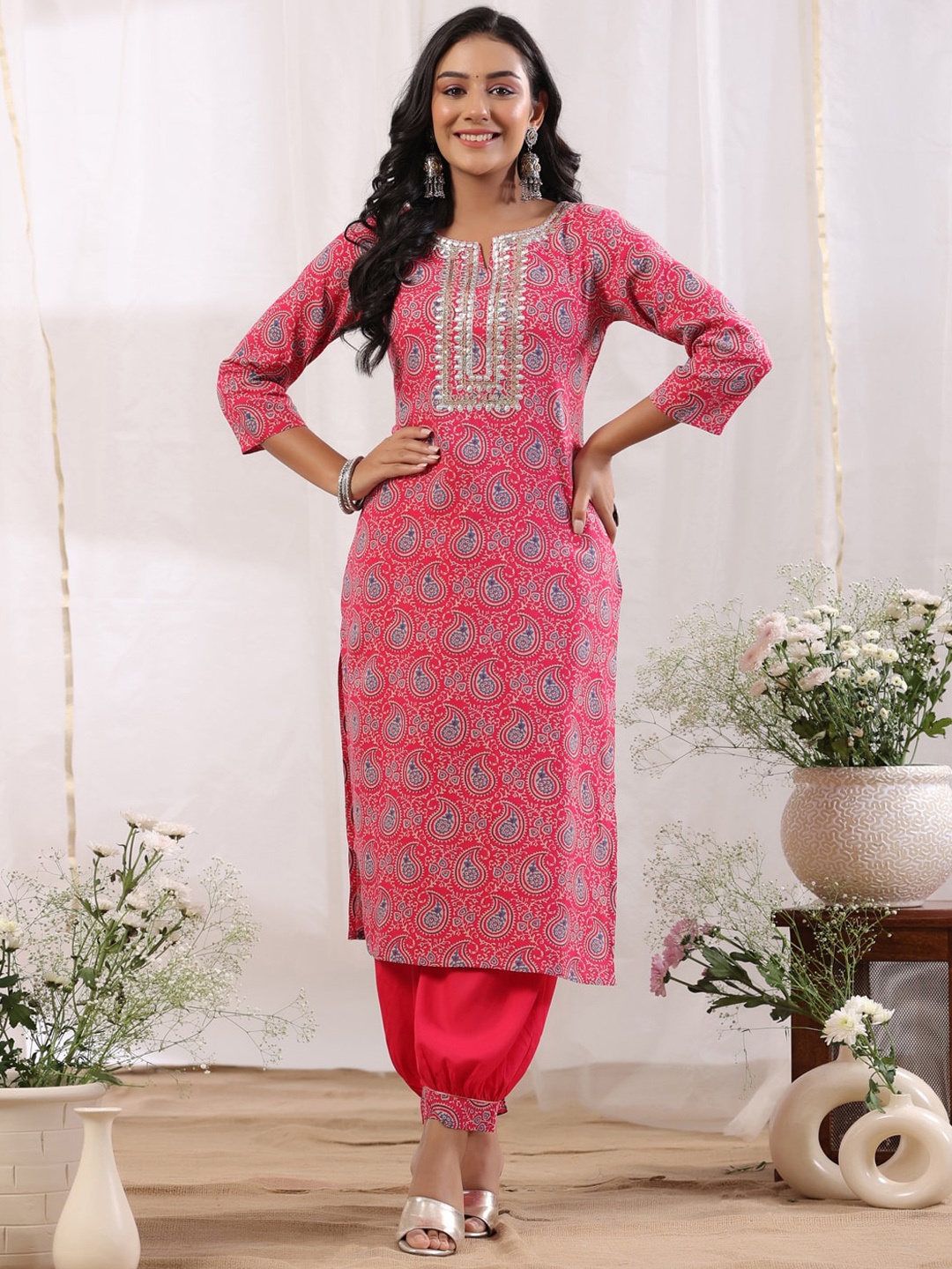 

Ishin Women Fuchsia Paisley Embroidered Regular Sequinned Kurta with Harem Pants