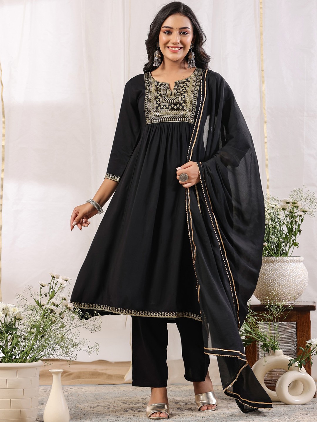 

Ishin Ethnic Motifs Yoke Design Sequinned Empire Kurta With Trousers & Dupatta, Black