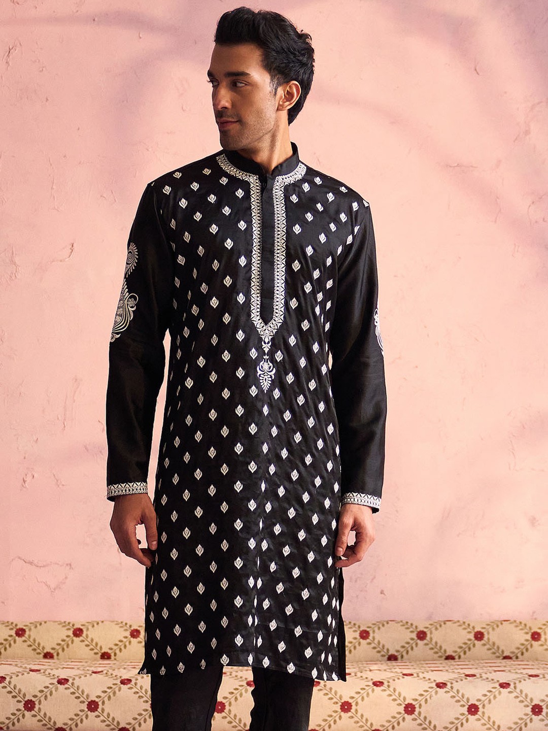 

VASTRAMAY Men Black Flared Sleeves Kurta