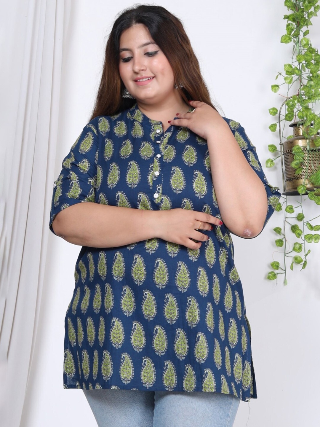 

Swasti Floral Printed Kurti, Blue