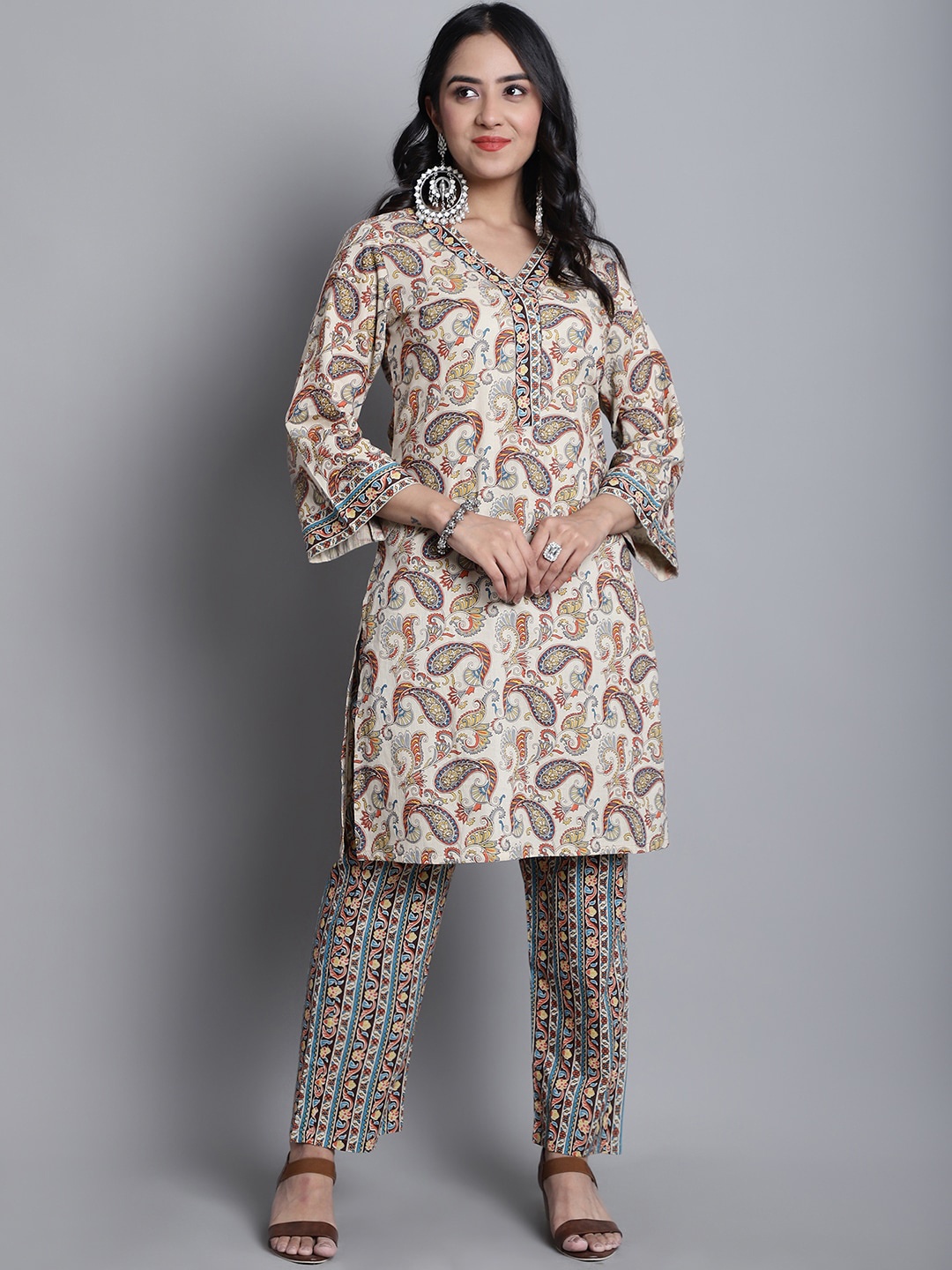 

Assamica Women Beige Paisley Printed Regular Pure Cotton Kurta with Trousers