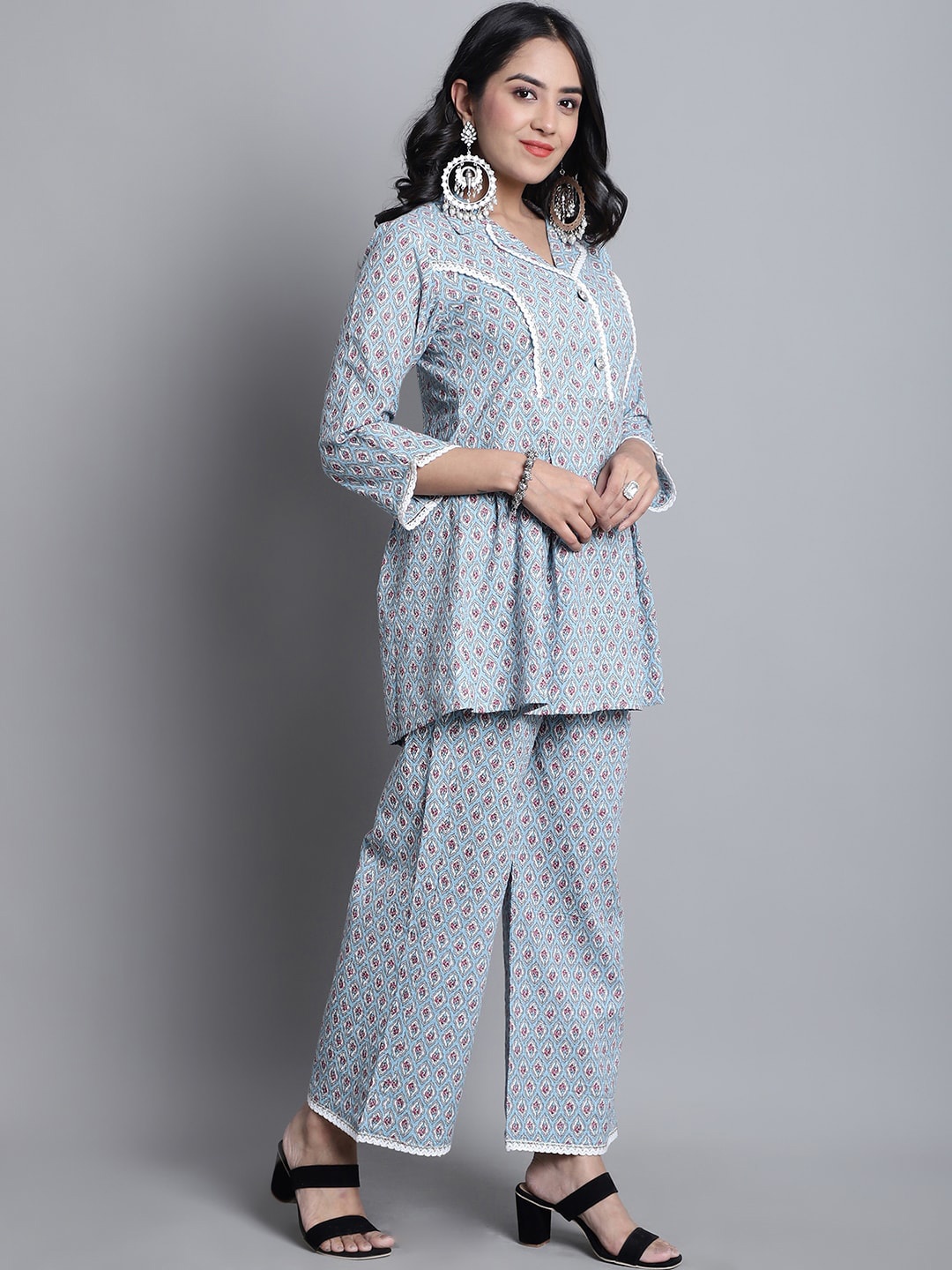 

Assamica Floral Printed Shirt Collar Dobby Weave Pure Cotton A-Line Kurti With Palazzos, Blue