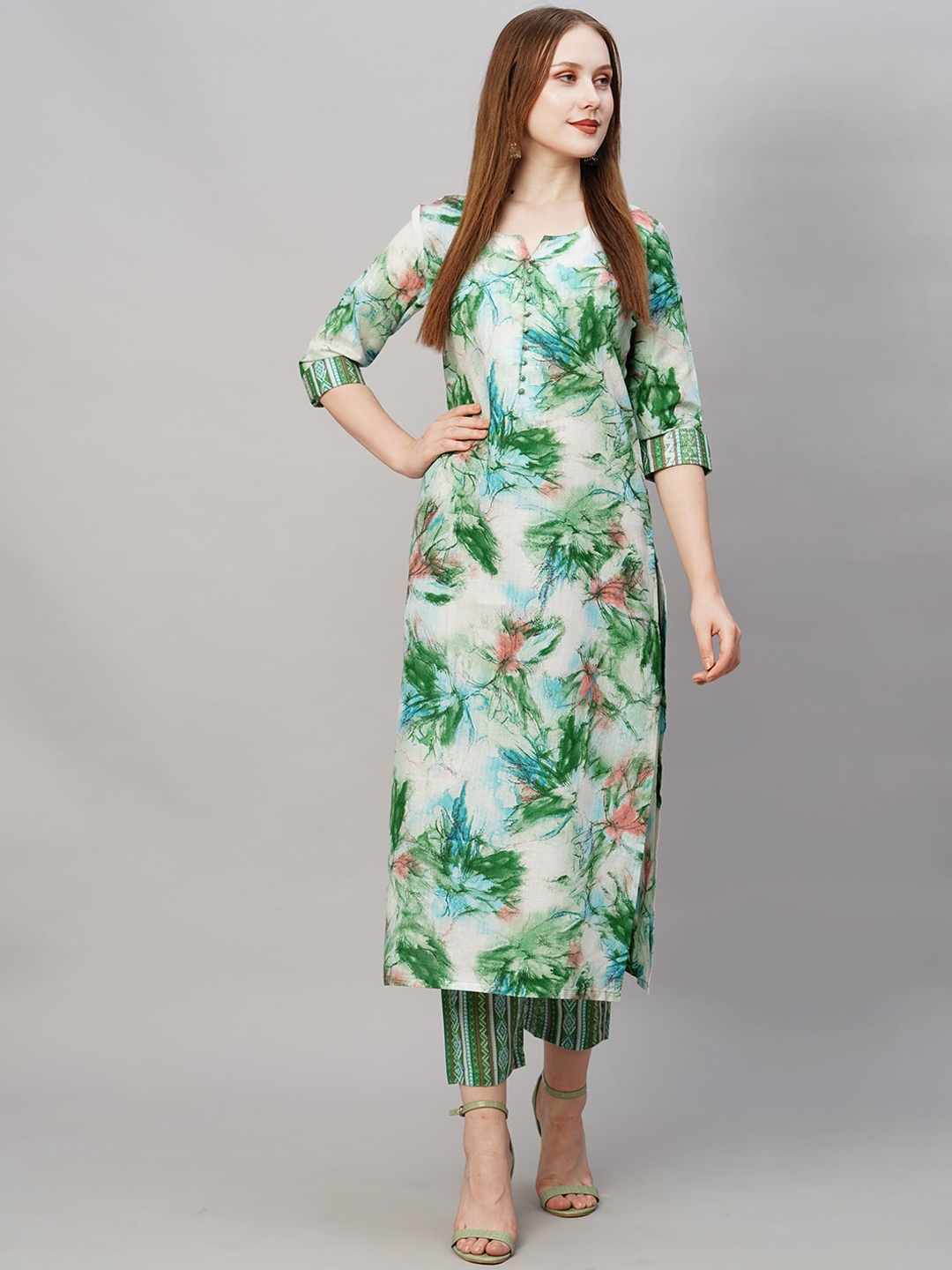 

KALINI Women Green Floral Printed Regular Kurta with Trousers