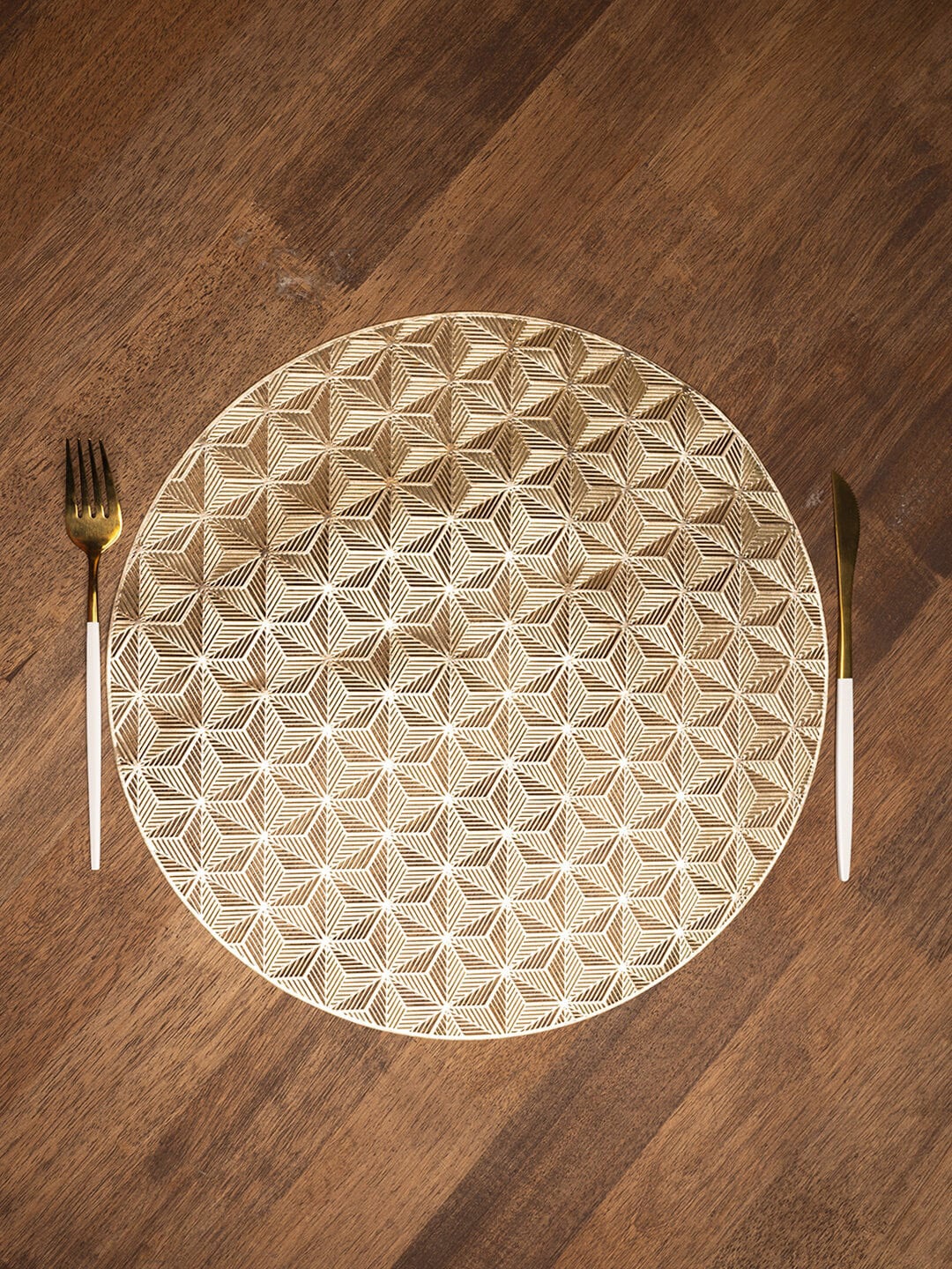 

MARKET99 Gold Toned 2 Pieces Circular-Shaped Geometric Textured Table Placemats
