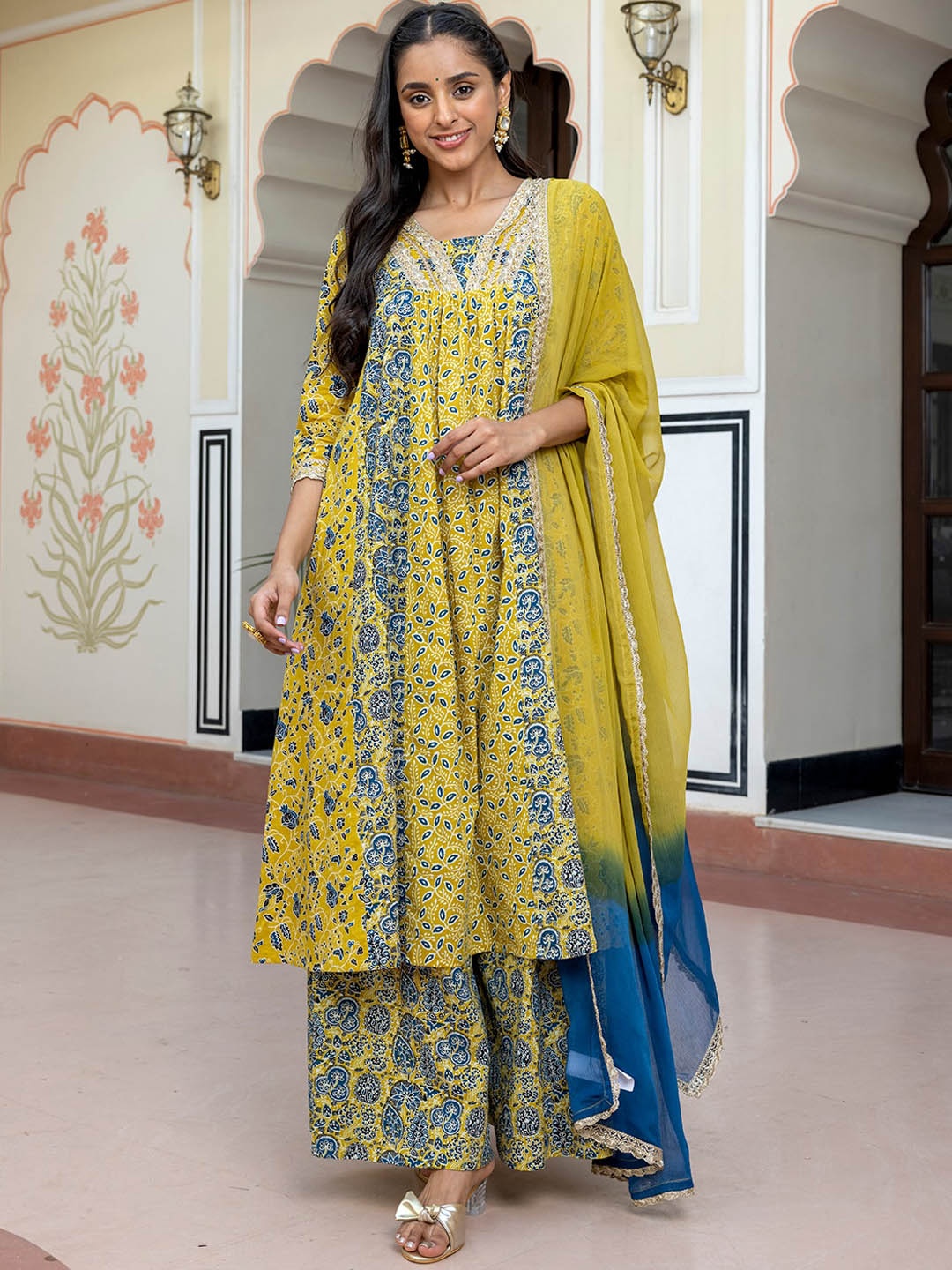 

Janasya Women Lime Green Floral Printed Regular Gotta Patti Pure Cotton Kurta with Palazzos & With Dupatta