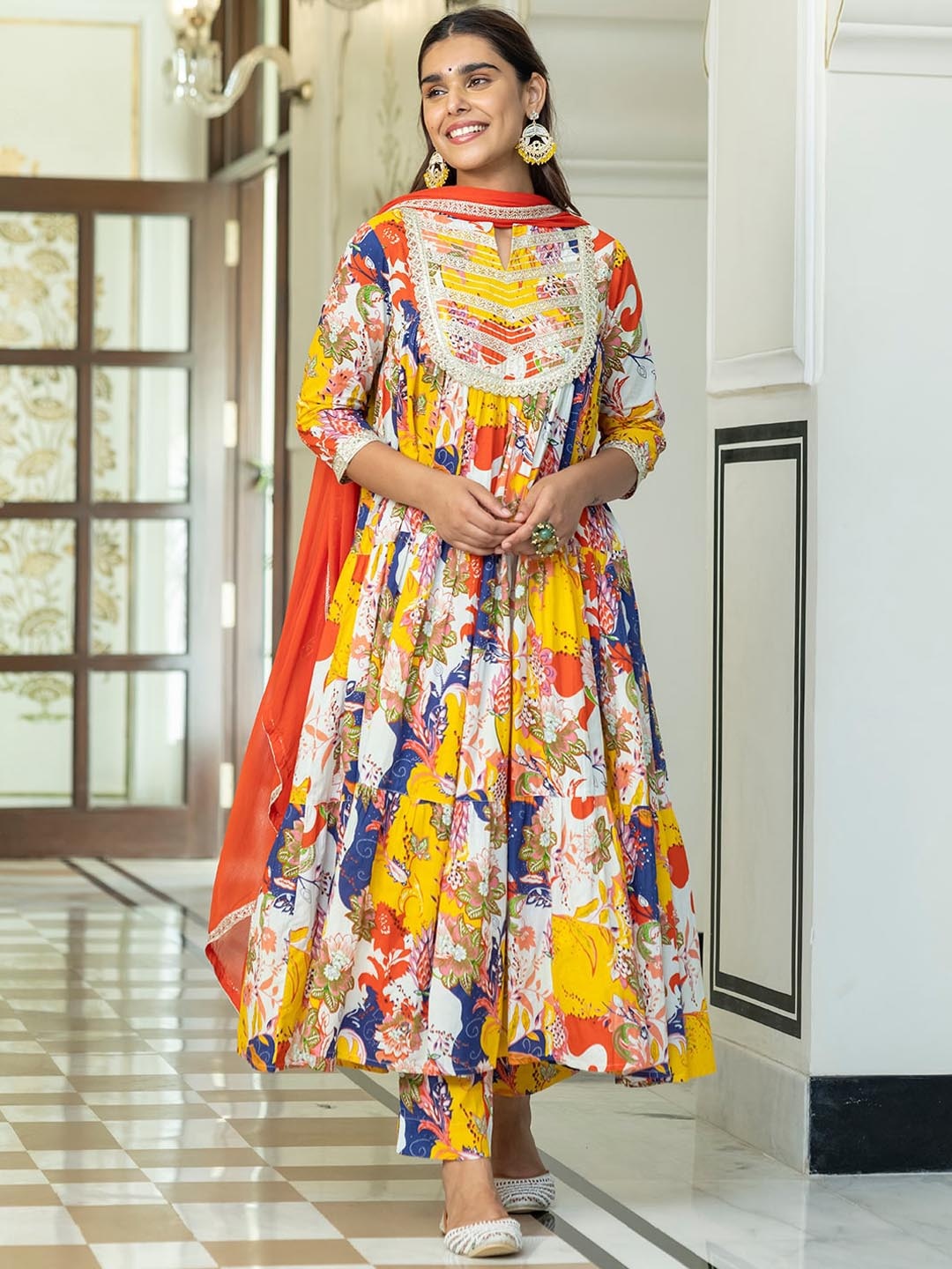 

Janasya Floral Printed Gotta Patti Anarkali Pure Cotton Kurta With Trousers & Dupatta, Yellow