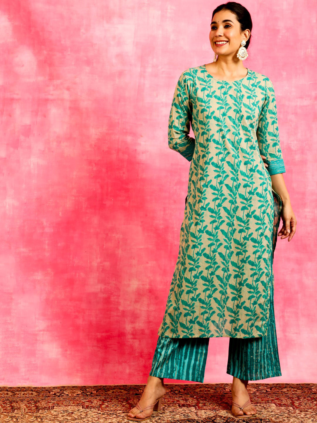 

Anouk Floral Printed Round Neck Cotton Straight Kurta, Blue