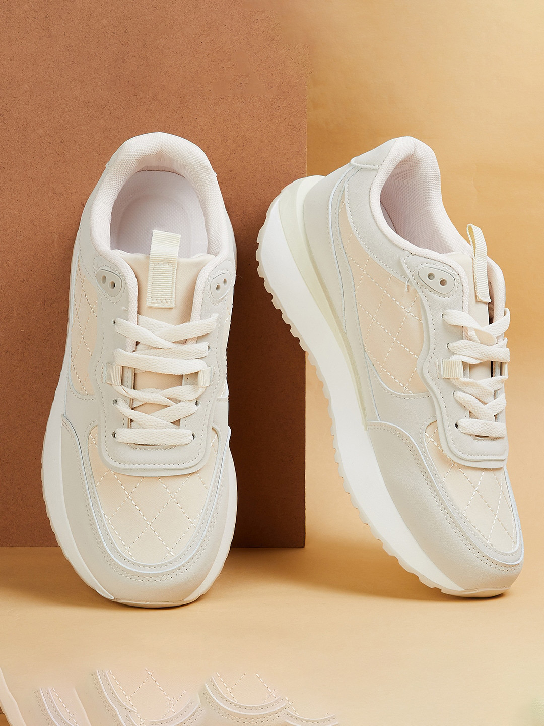 

max Women Colourblocked Comfort Insole Sneakers, Grey