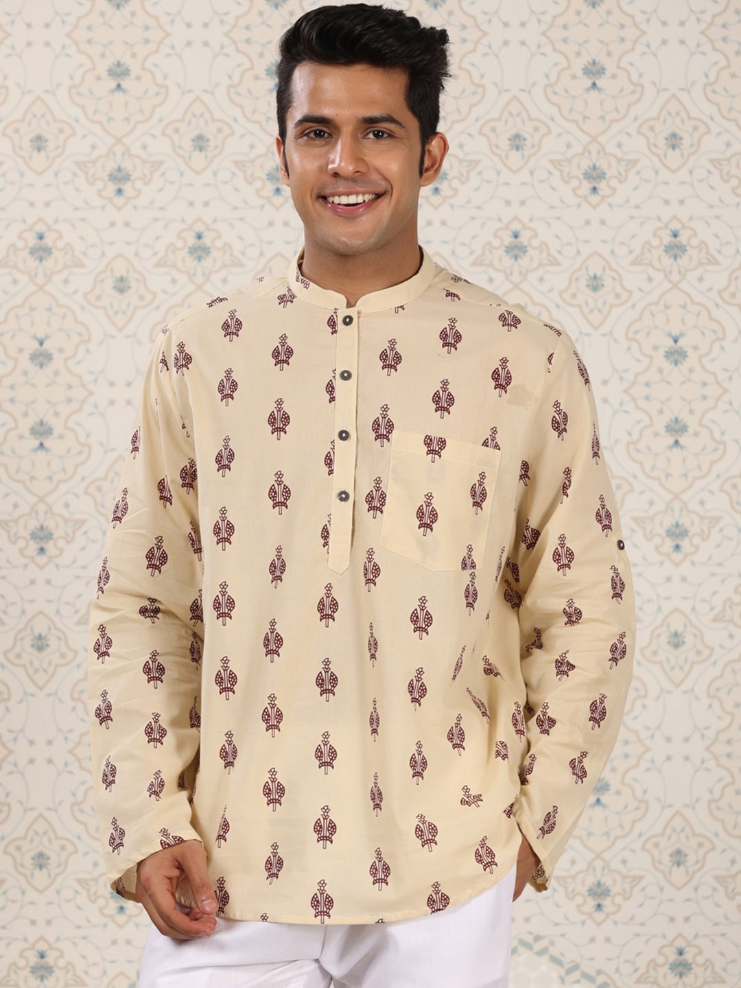 

Ode by House of Pataudi Men Beige Floral Embroidered Thread Work Kurta