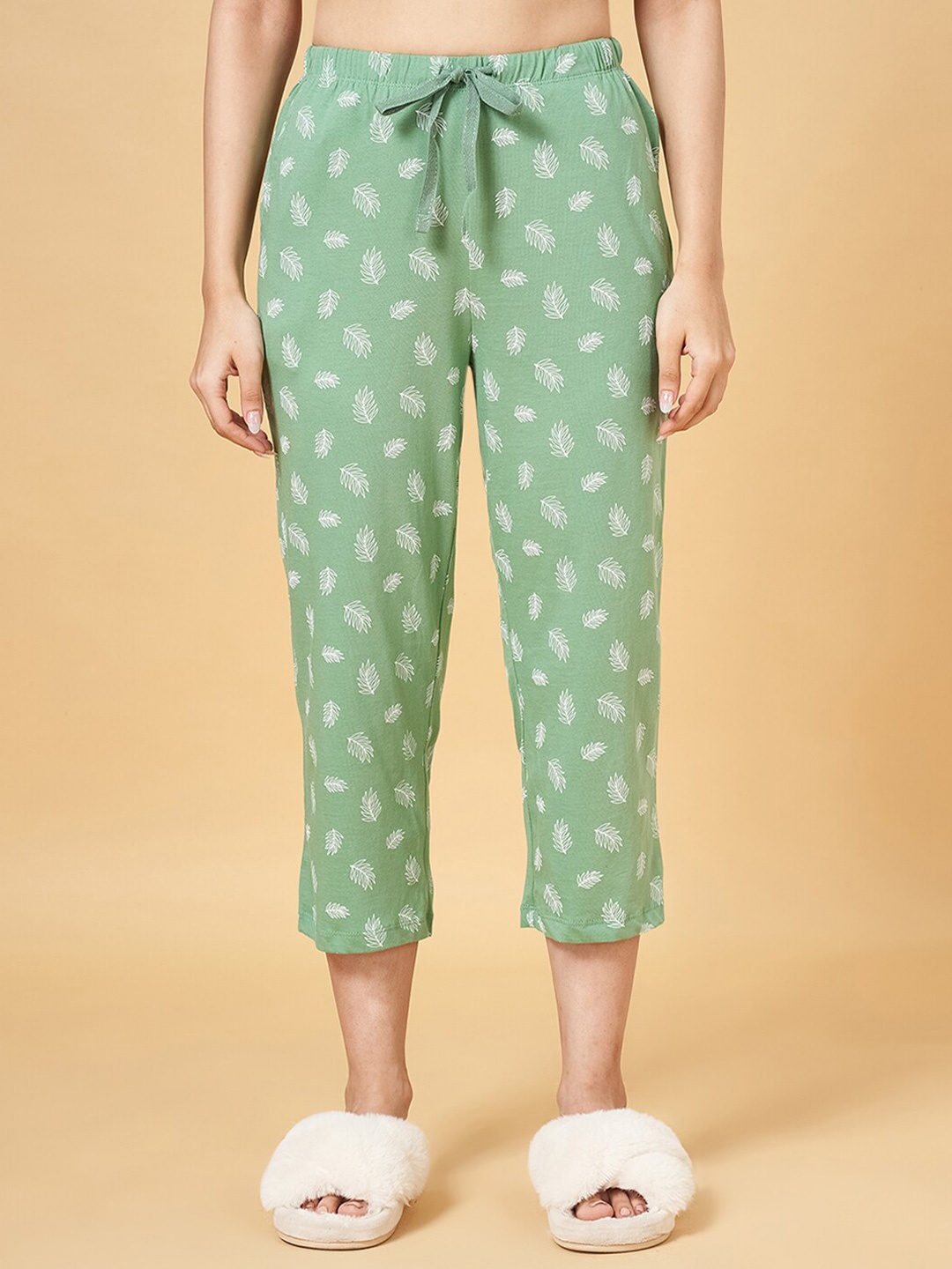

Dreamz by Pantaloons Printed Cotton Capris, Green
