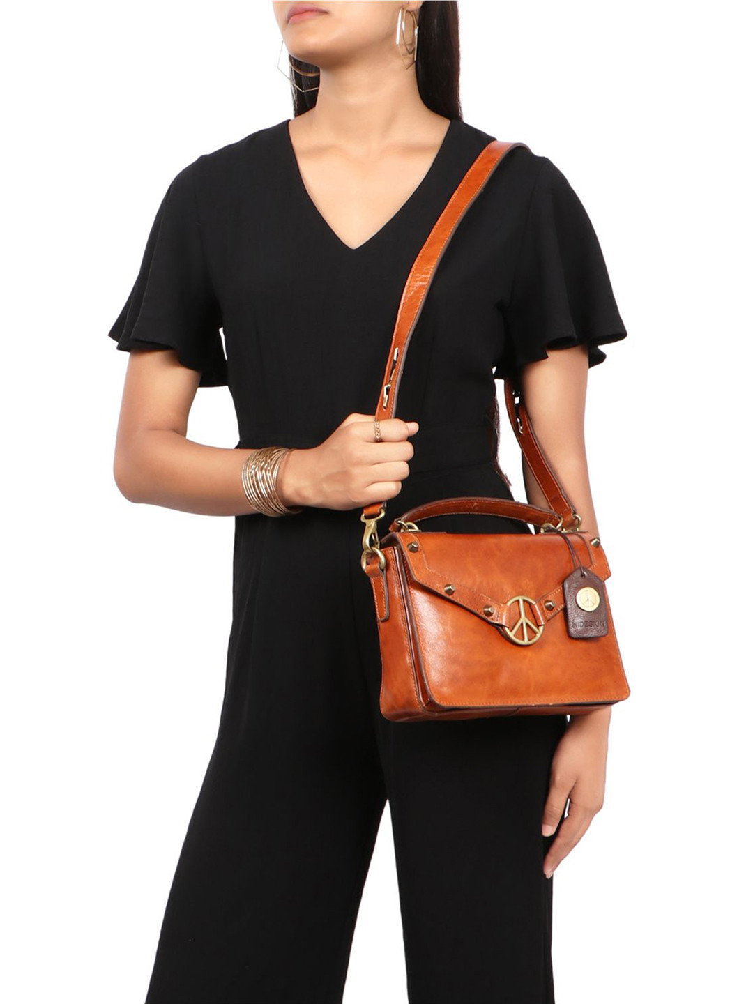 

Hidesign Camel Brown Leather Bowling Handheld Bag