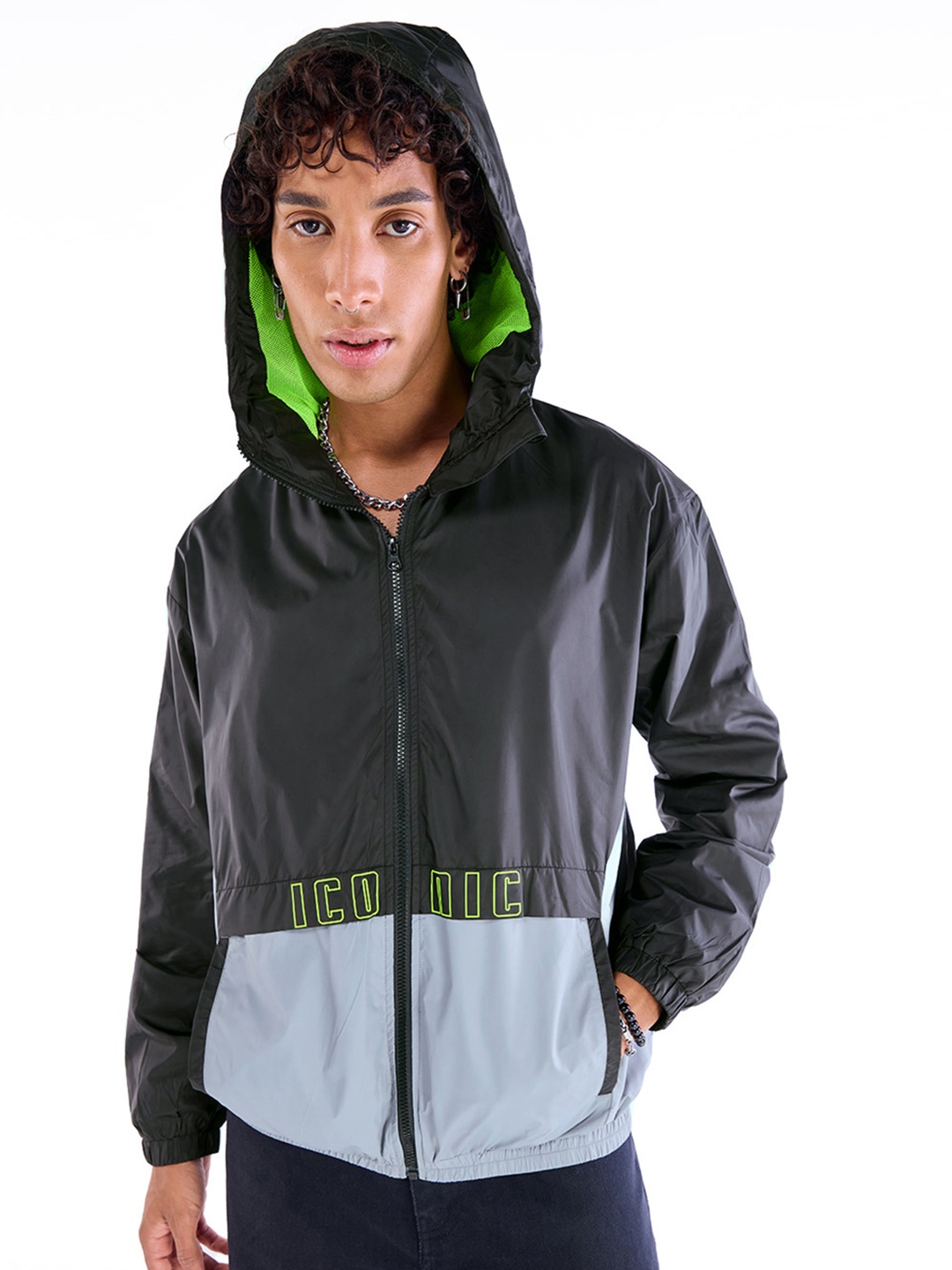 

Bewakoof Air 1.0 Block Oversized Windcheater Jacket, Black