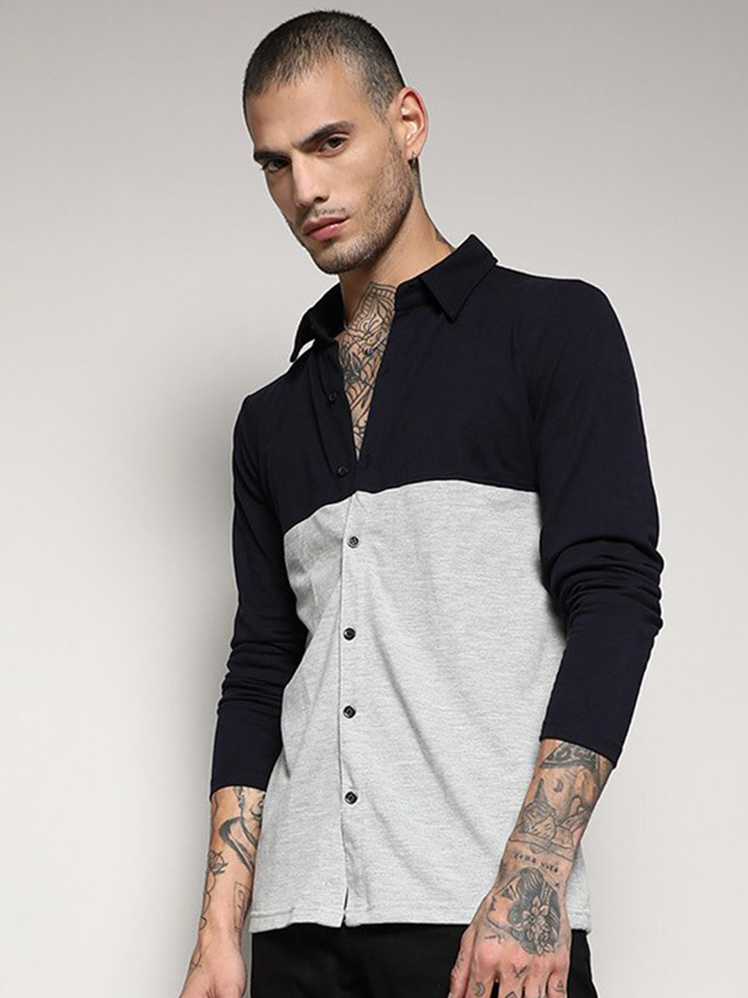 

Campus Sutra Classic Colourblocked Spread Collar Long Sleeves Cotton Casual Shirt, Navy blue