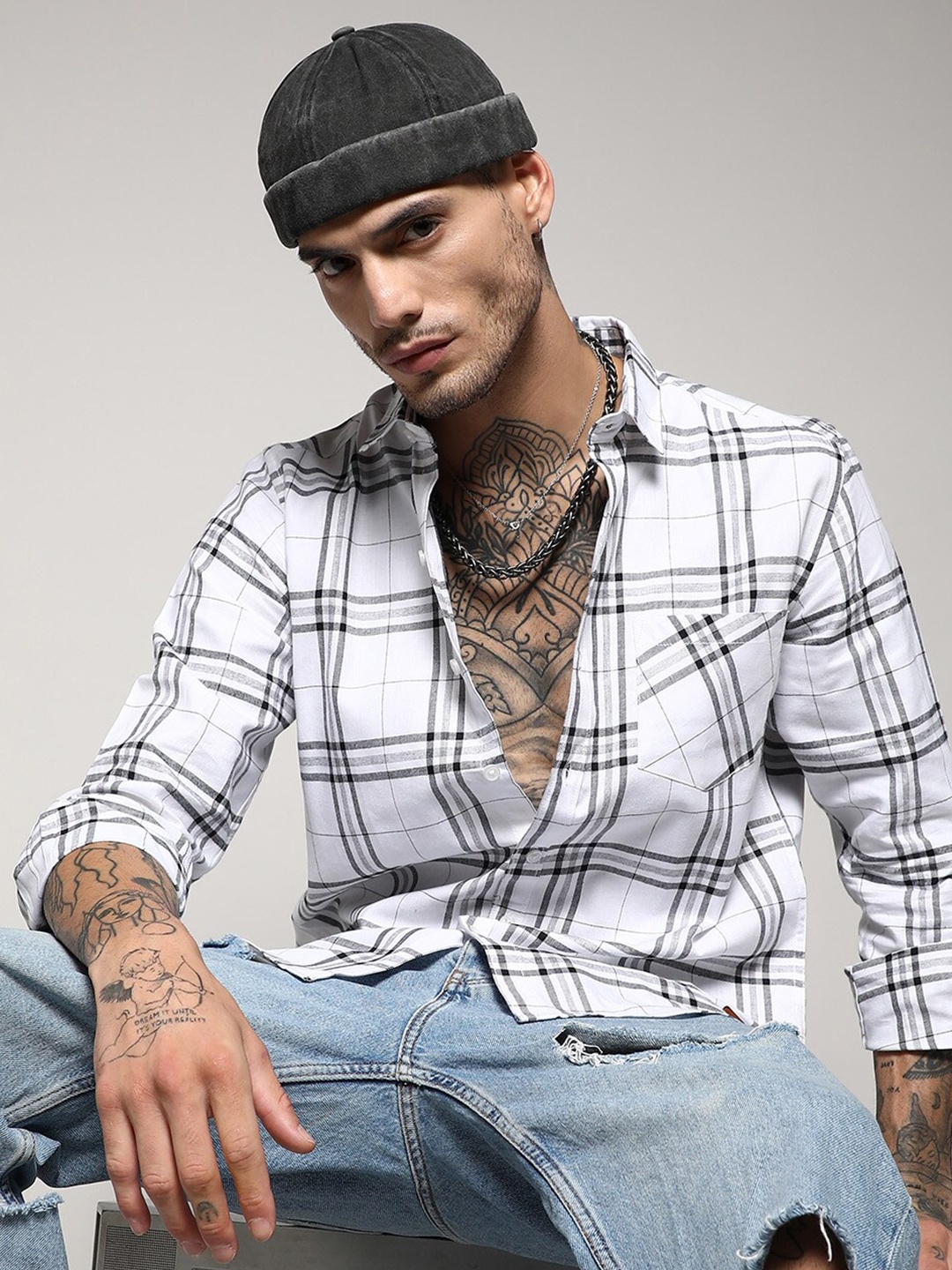 

Campus Sutra White Classic Checked Cotton Casual Shirt