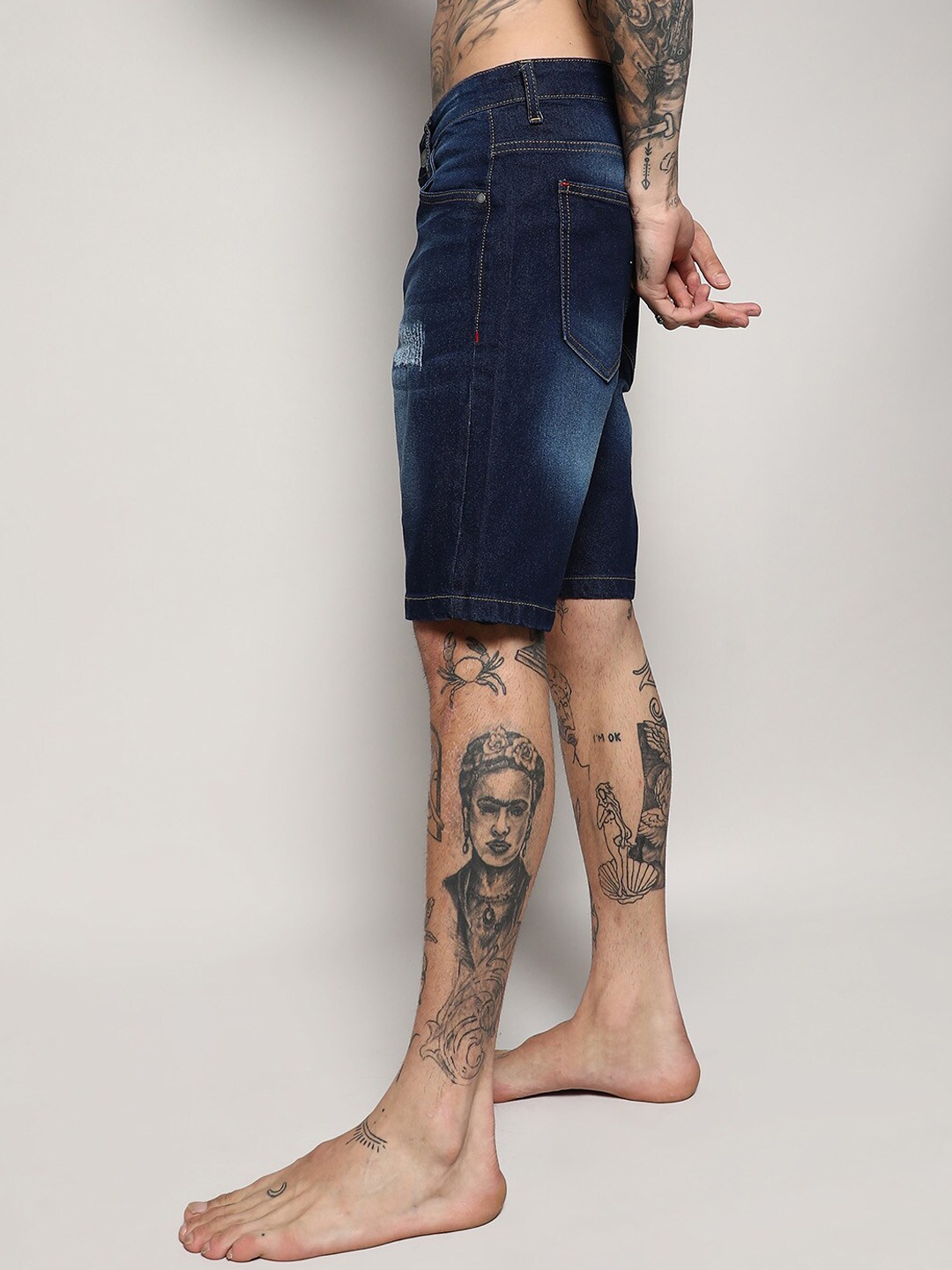 

Campus Sutra Men Blue Washed Outdoor Denim Shorts with Technology