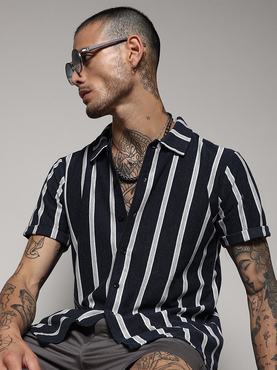 

Campus Sutra Blue Classic Vertical Stripes Cotton Casual Shirt