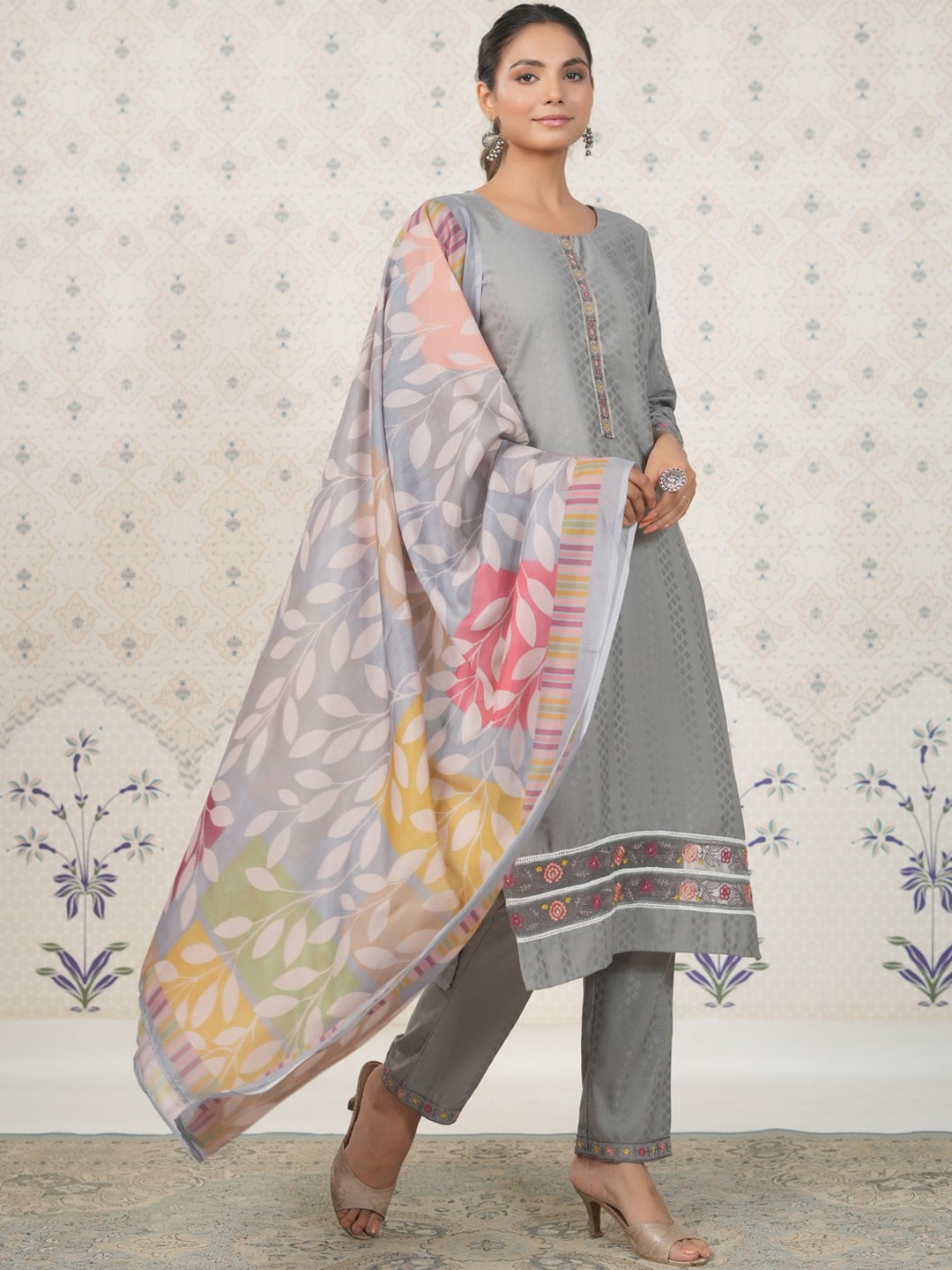 

Ode by House of Pataudi Floral Woven Design Thread Work Kurta & Trousers With Dupatta, Grey
