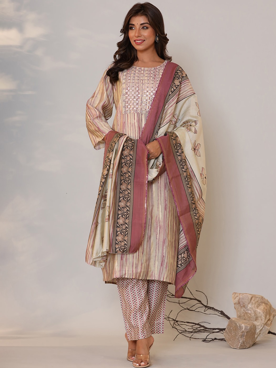 

Sangria Striped Pure Silk Straight Kurta With Trouser & Dupatta, Pink