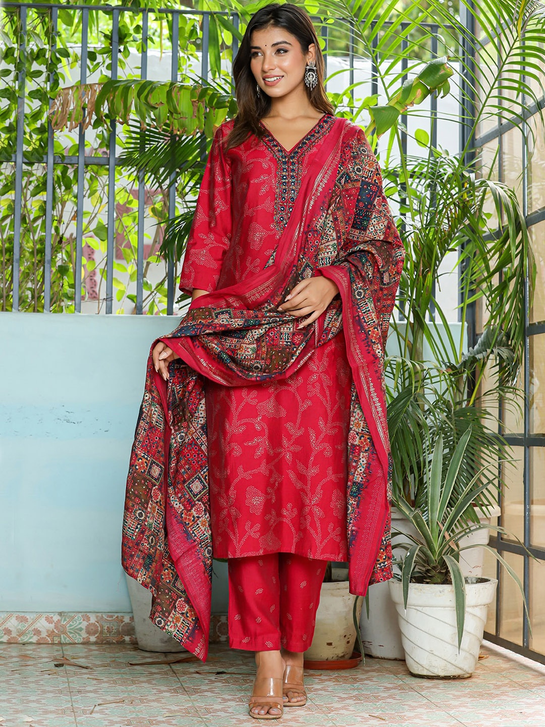 

Sangria Floral-Printed Pure-Silk A-Line Kurta With Trouser & Dupatta, Pink