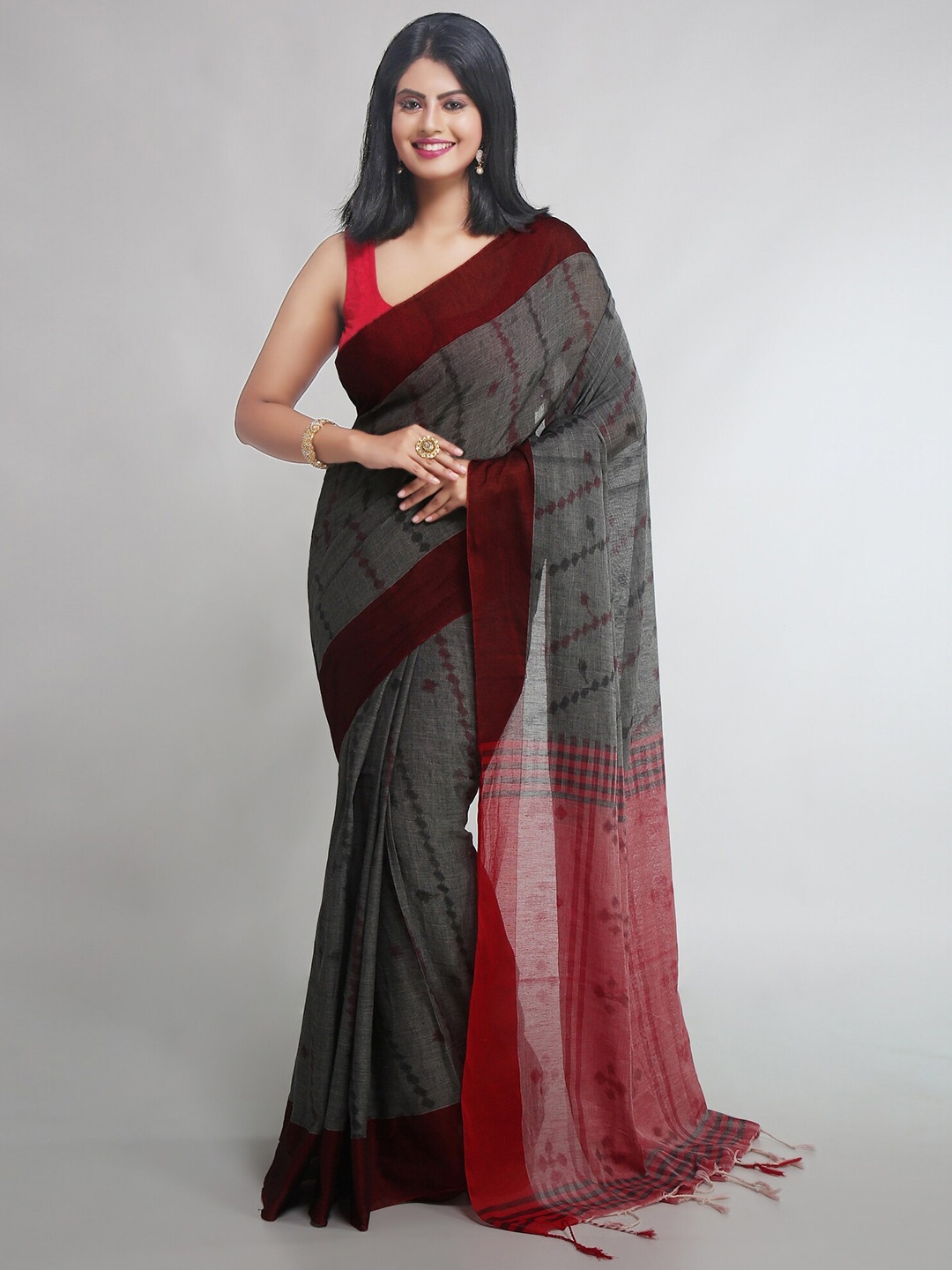 

WoodenTant Ethnic Motifs Printed Pure Cotton Saree, Grey