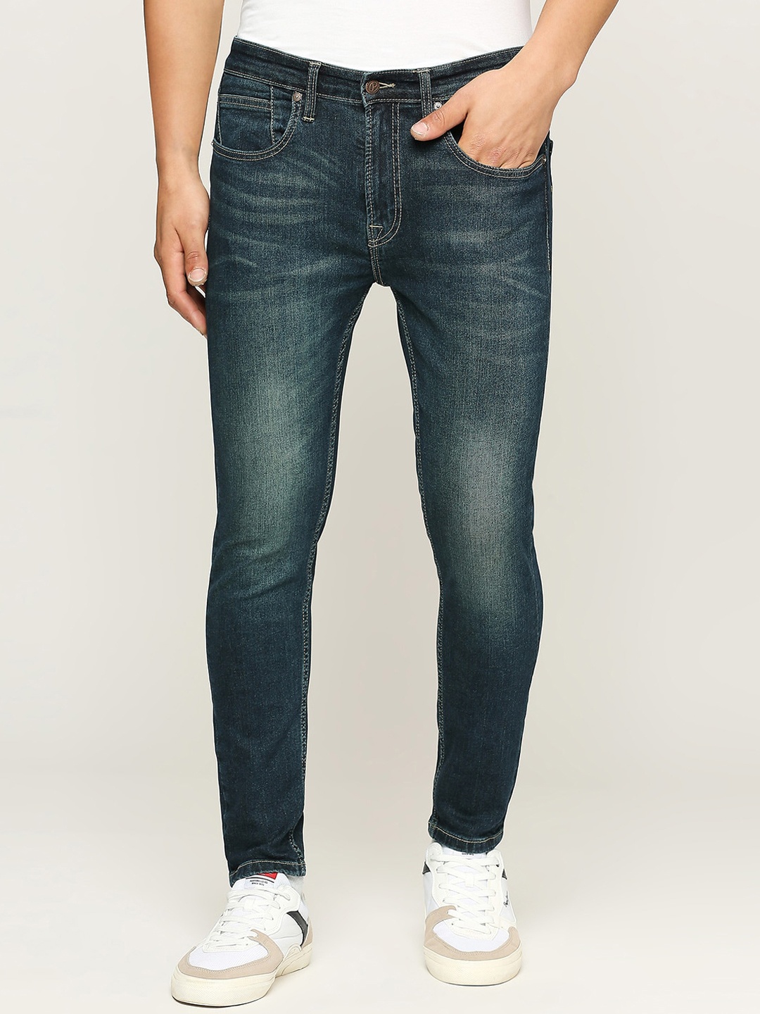 

Pepe Jeans Men Chinox Regular Fit Heavy Fade Mid-Rise Stretchable Jeans, Blue