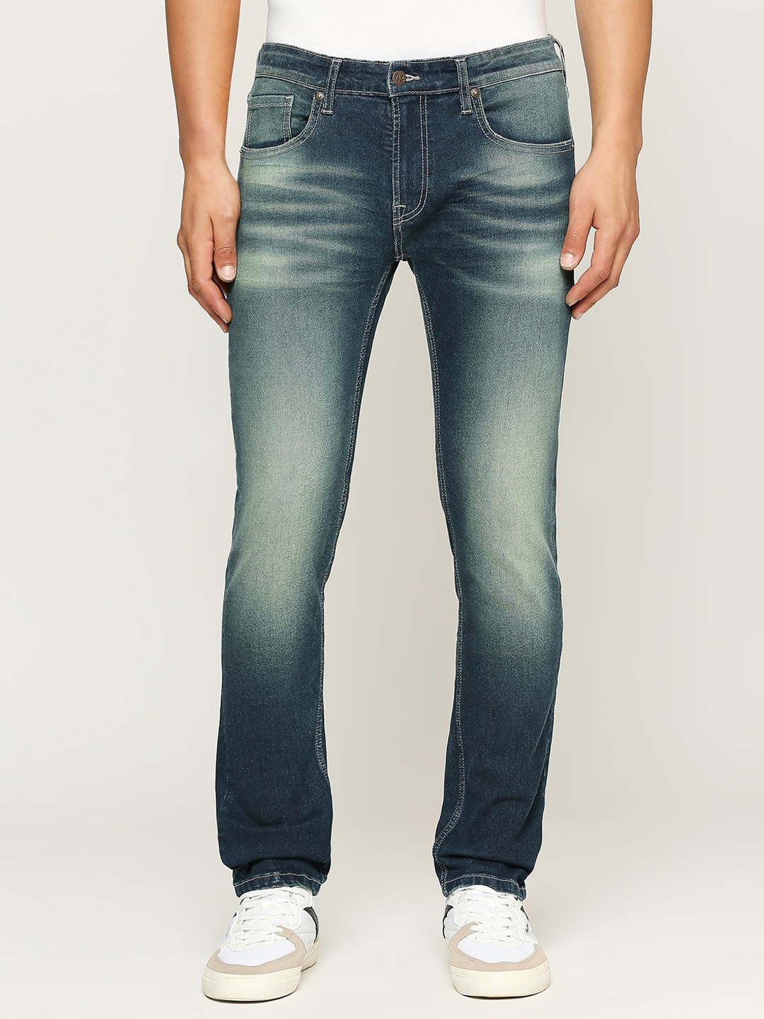 

Pepe Jeans Men Slim Fit Low Rise Clean Look Heavy Fade Stretchable Jeans, Blue