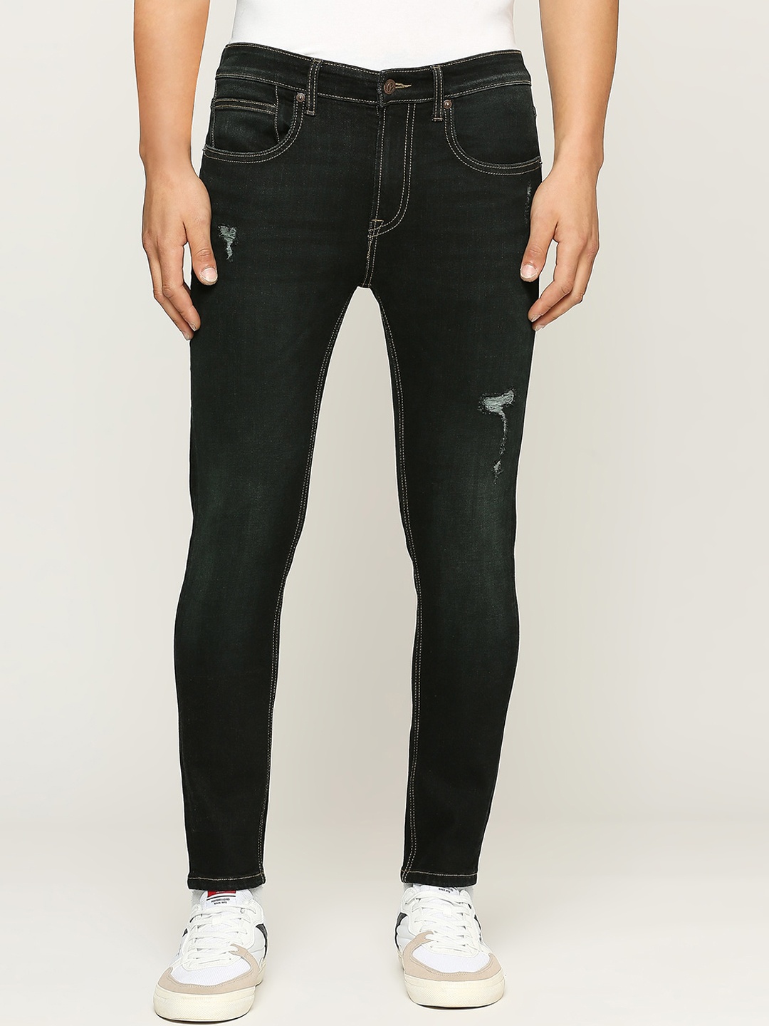 

Pepe Jeans Men Skinny Fit Low Distress Stretchable Jeans, Black