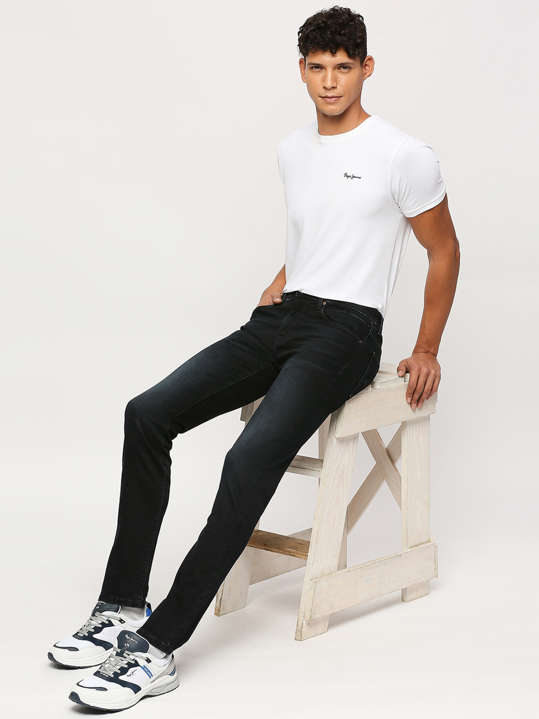 

Pepe Jeans Men Slim Fit Clean Look Mid-Rise Stretchable Jeans, Black