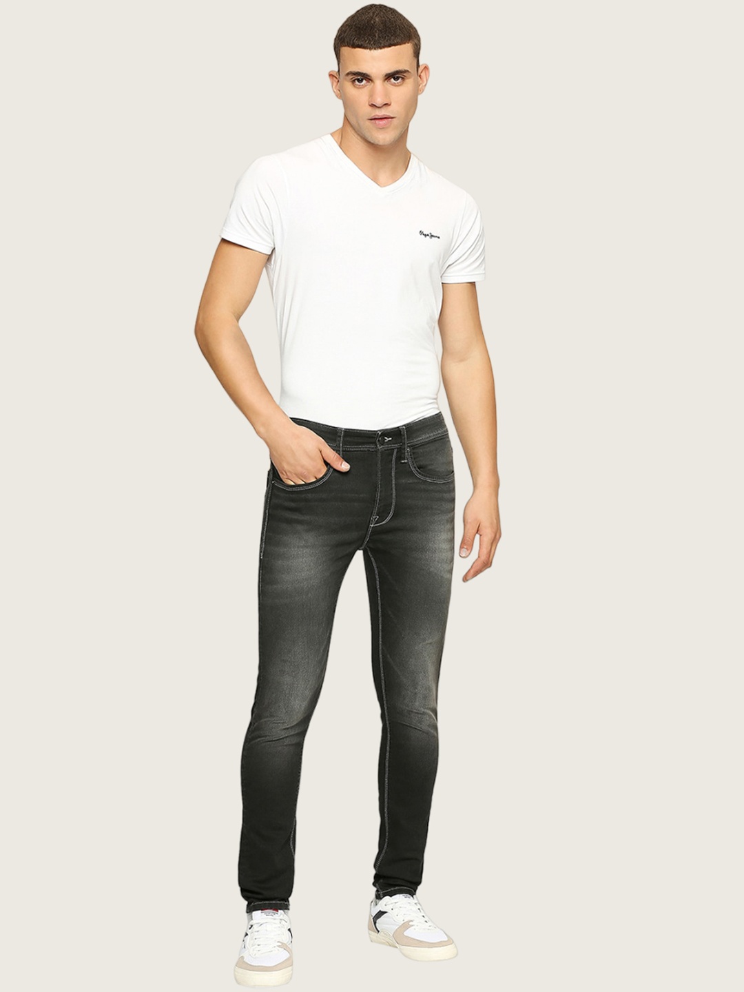

Pepe Jeans Men Chinox Regular Fit Heavy Fade Mid-Rise Stretchable Jeans, Black