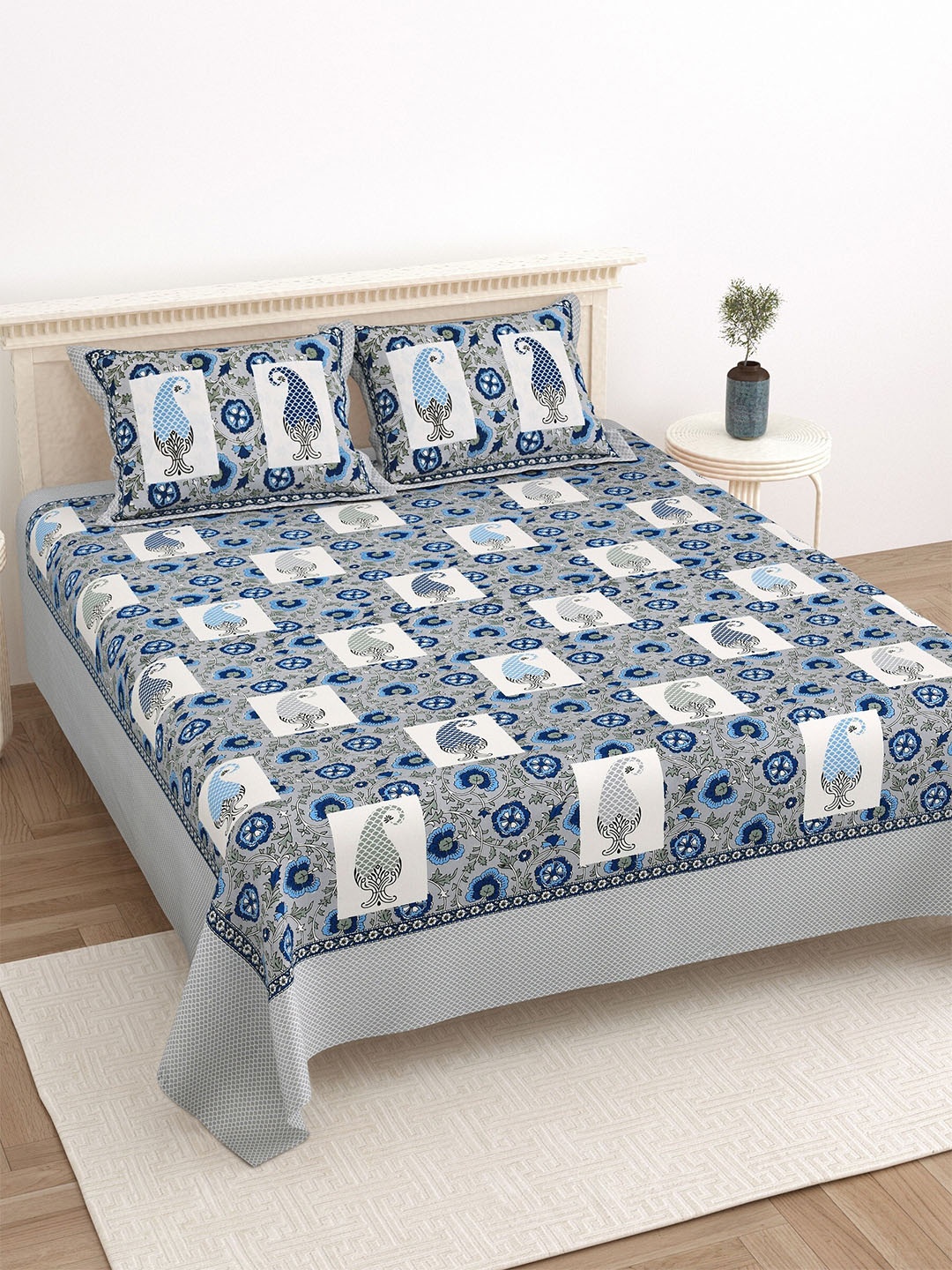 

LIVING ROOTS White & Blue Ethnic Pure Cotton 300 TC King Bedsheet with 2 Pillow Covers