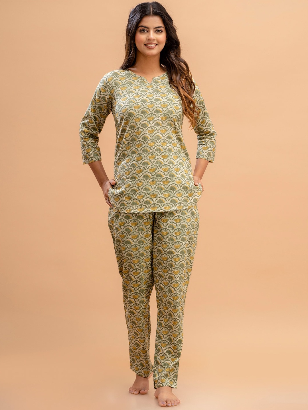

FERANOID Floral Printed Pure Cotton Night suit, Olive