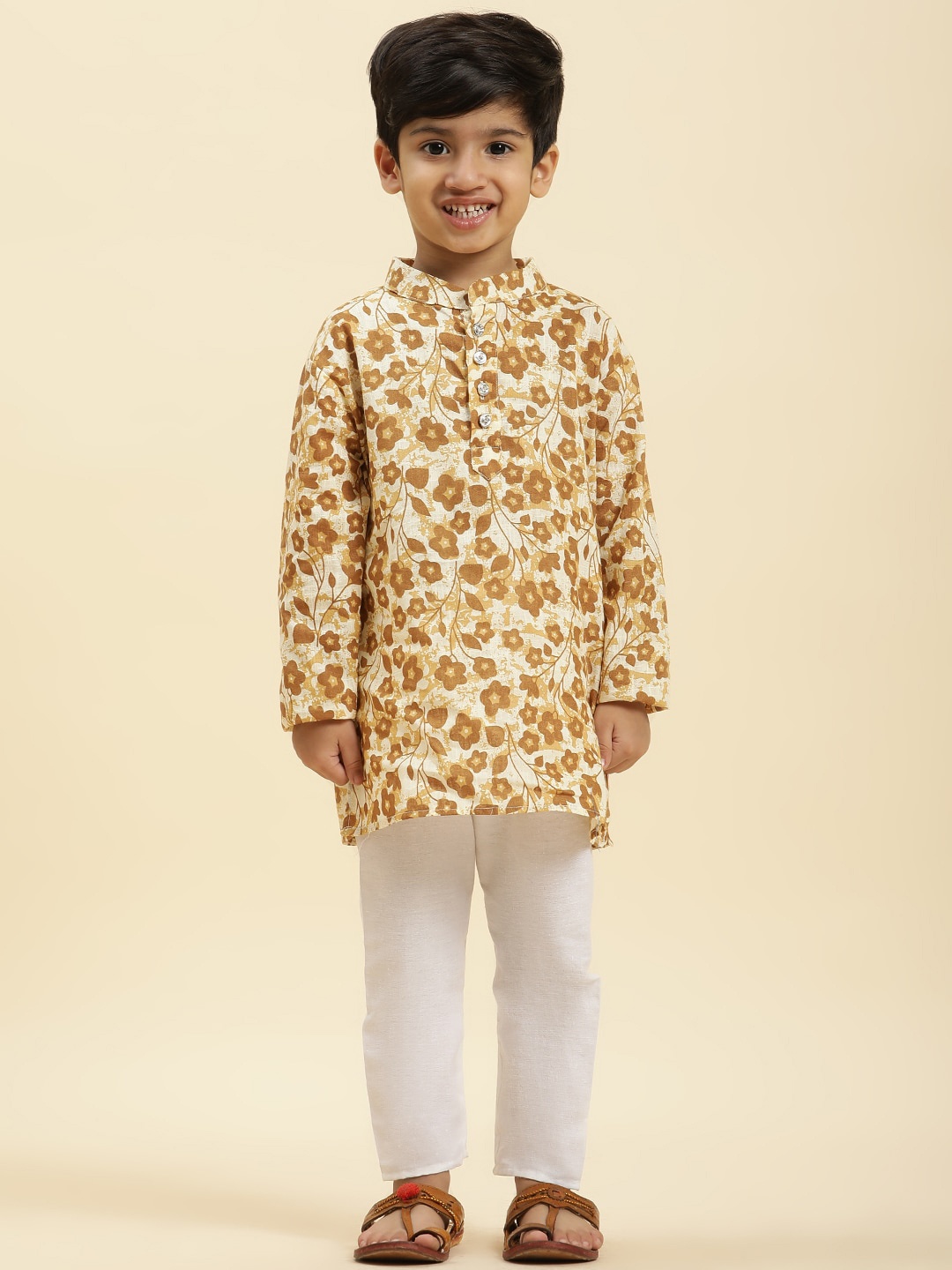 

Stuffie Land Boys Floral Printed Regular Pure Cotton Kurta With Pyjamas, Cream