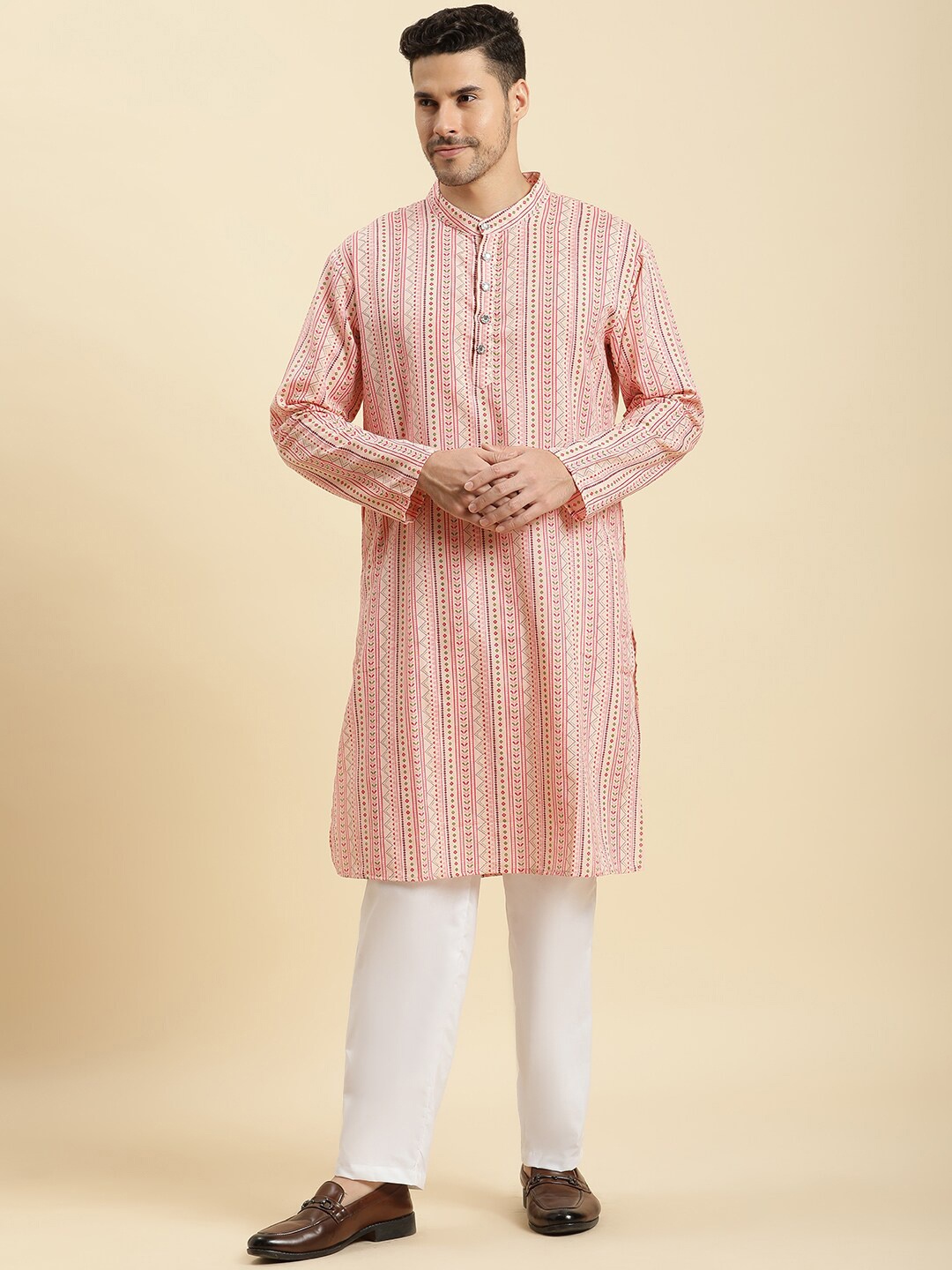 

Stuffie Land Geometric Printed Regular Pure Cotton Kurta with Pyjamas, Peach