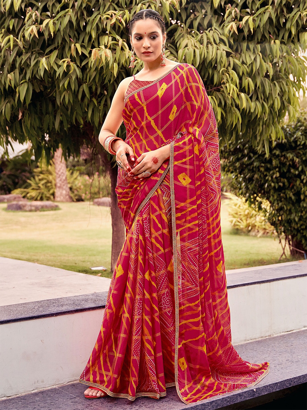 

SANSKAR Bandhani Printed Gotta Patti Saree, Pink