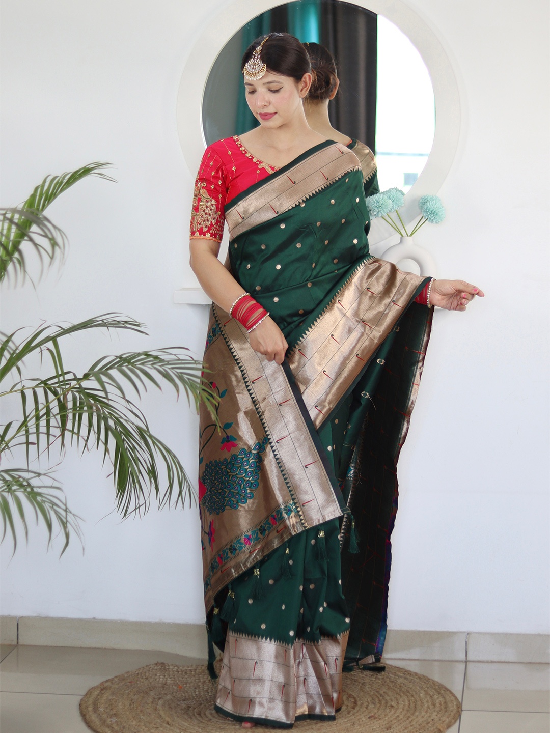 

Ekta Textiles Woven Design Zari Pure Silk Banarasi Saree, Green