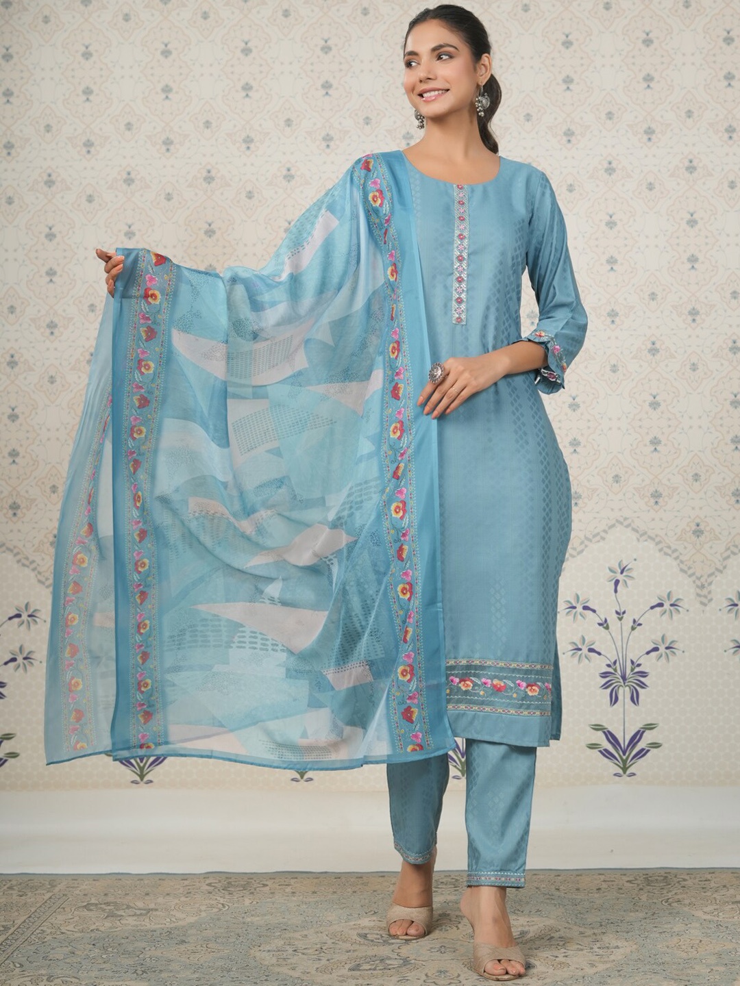 

Ode by House of Pataudi Floral Woven Design Regular Kurta with Trousers & With Dupatta, Blue