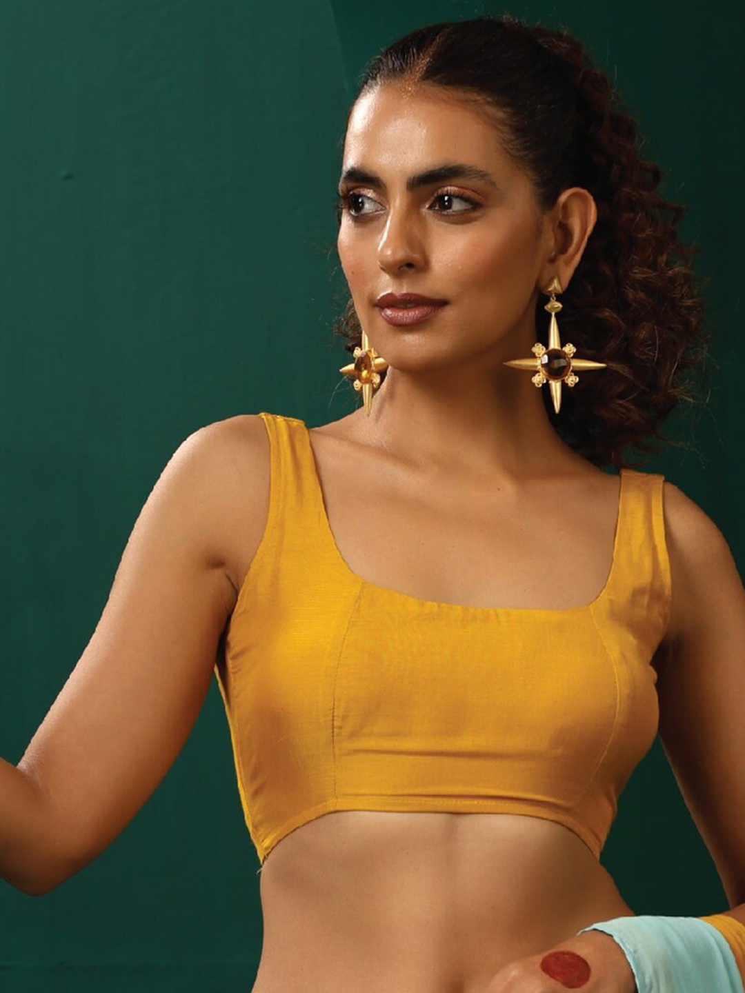 

trueBrowns Scoop Neck Muslin Silk Saree Blouse, Mustard