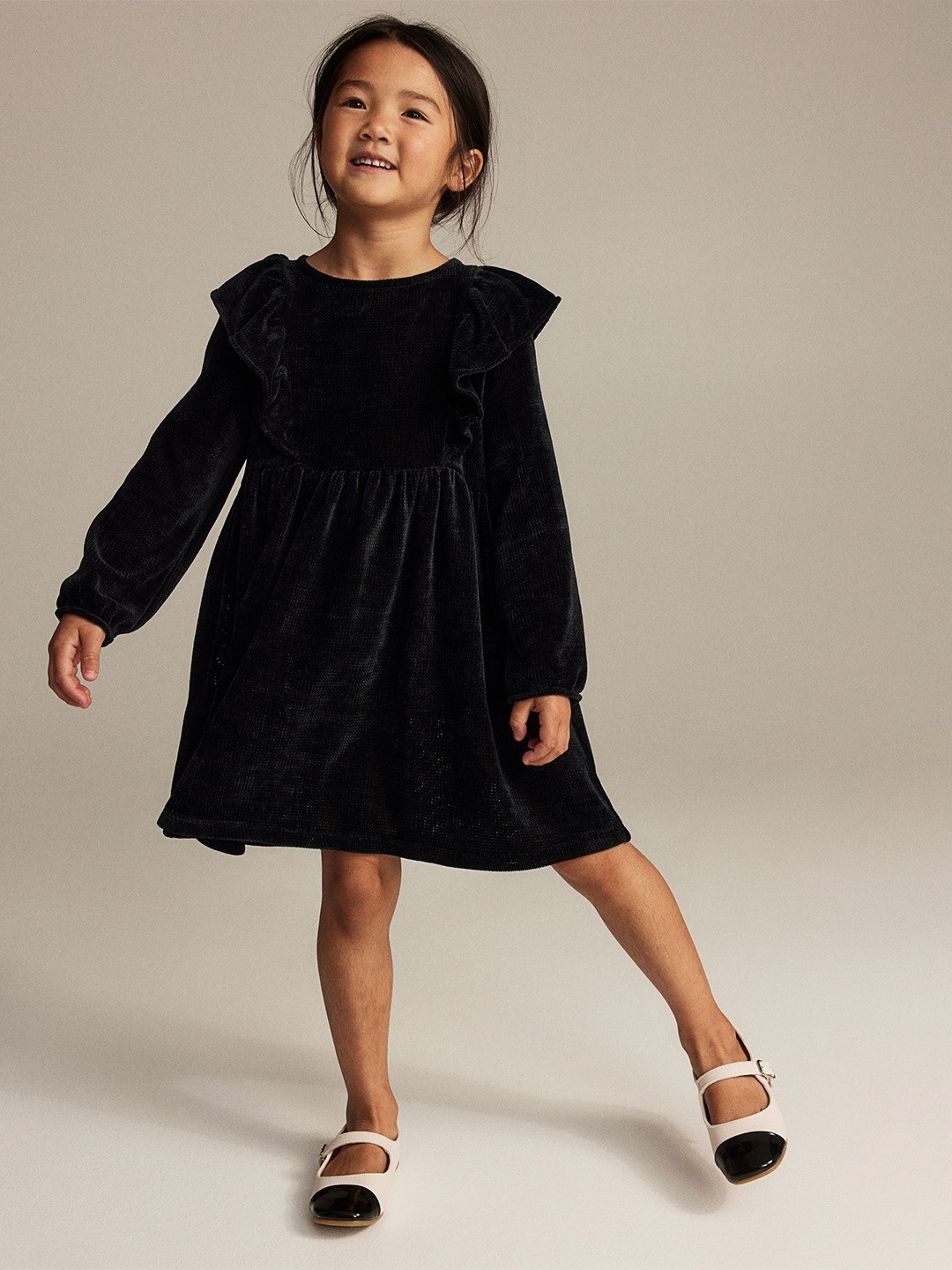 

H&M Girls Flounce-Trimmed Chenille Dress, Black