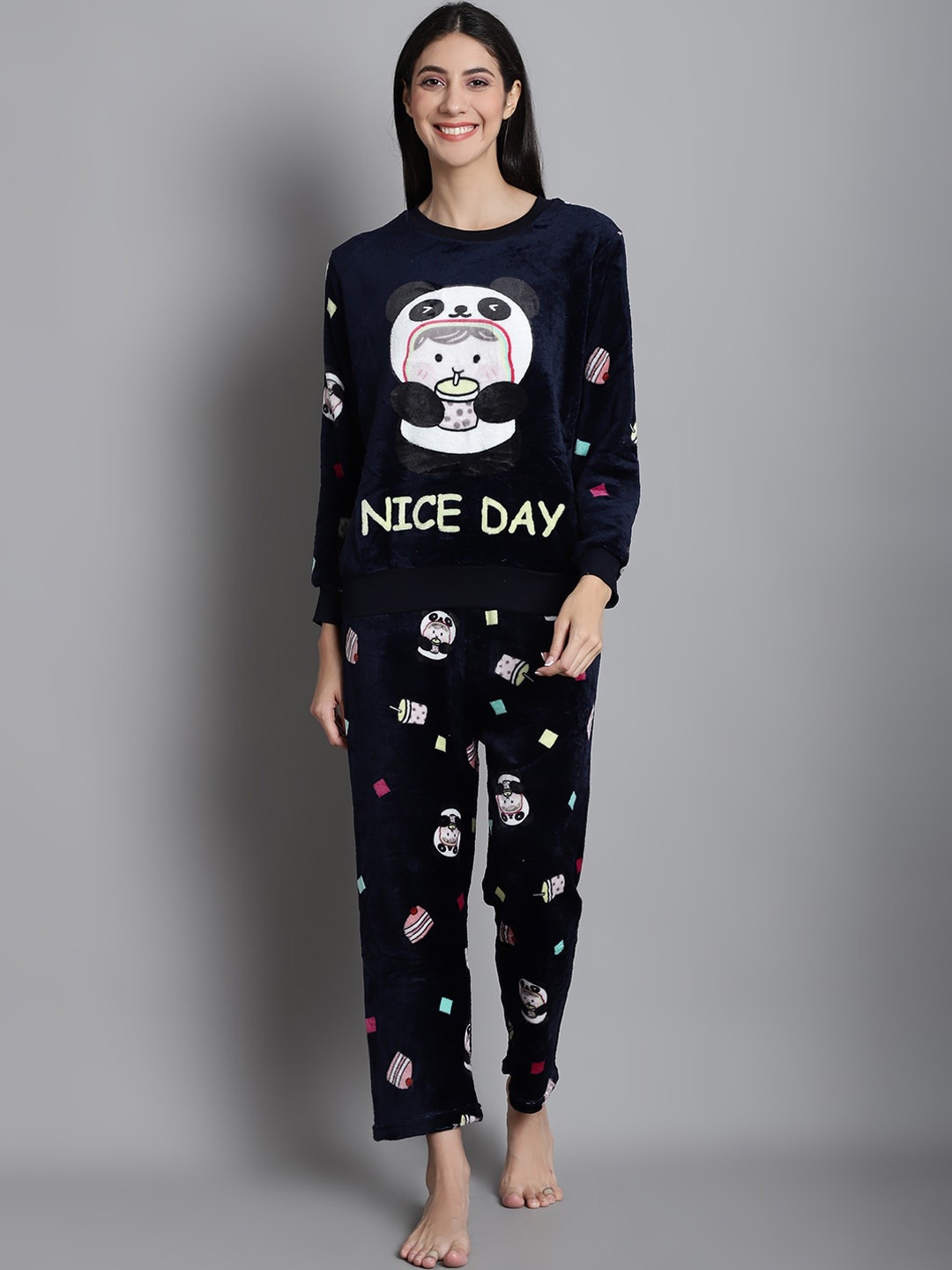 

Jinfo Graphic Printed Fleece T-shirt With Pyjamas, Black