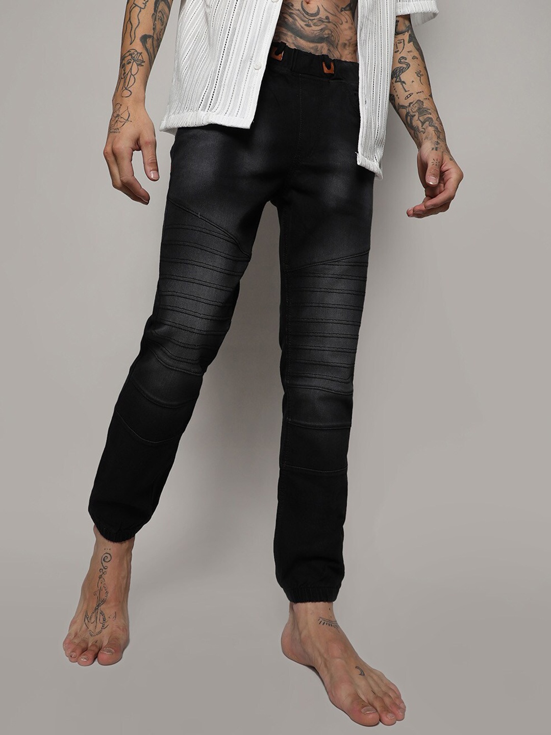 

Campus Sutra Men Black Smart Slim Fit Highly Distressed Stretchable Jeans