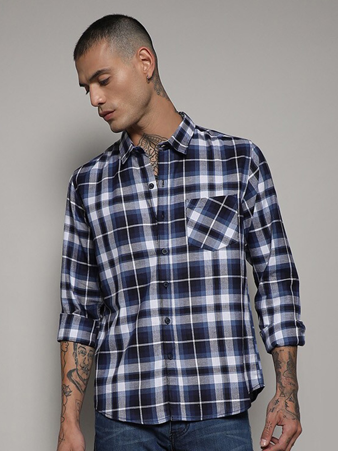 

Campus Sutra Navy Blue Classic Tartan Checks Cotton Casual Shirt