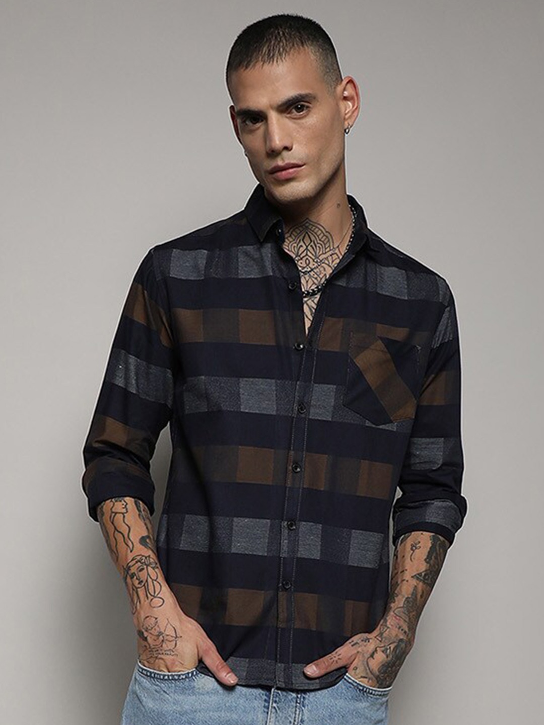 

Campus Sutra Navy Blue Checked Cotton Casual Shirt